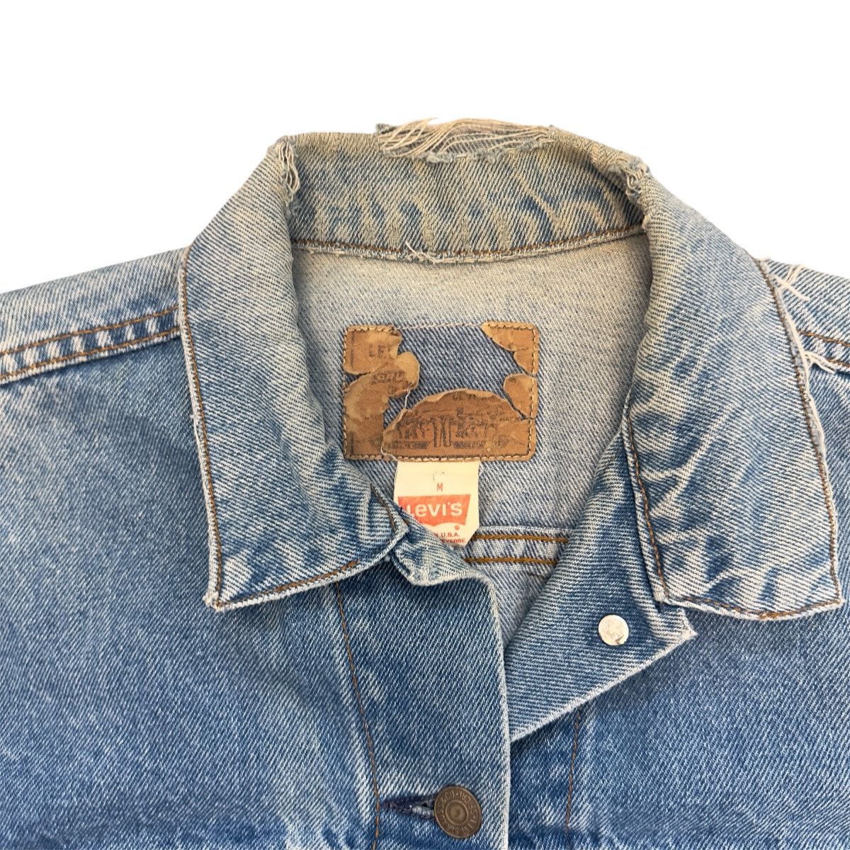 Levi's Levi’s distressed denim jacket Size US M / EU 48-50 / 2 - 3 Thumbnail