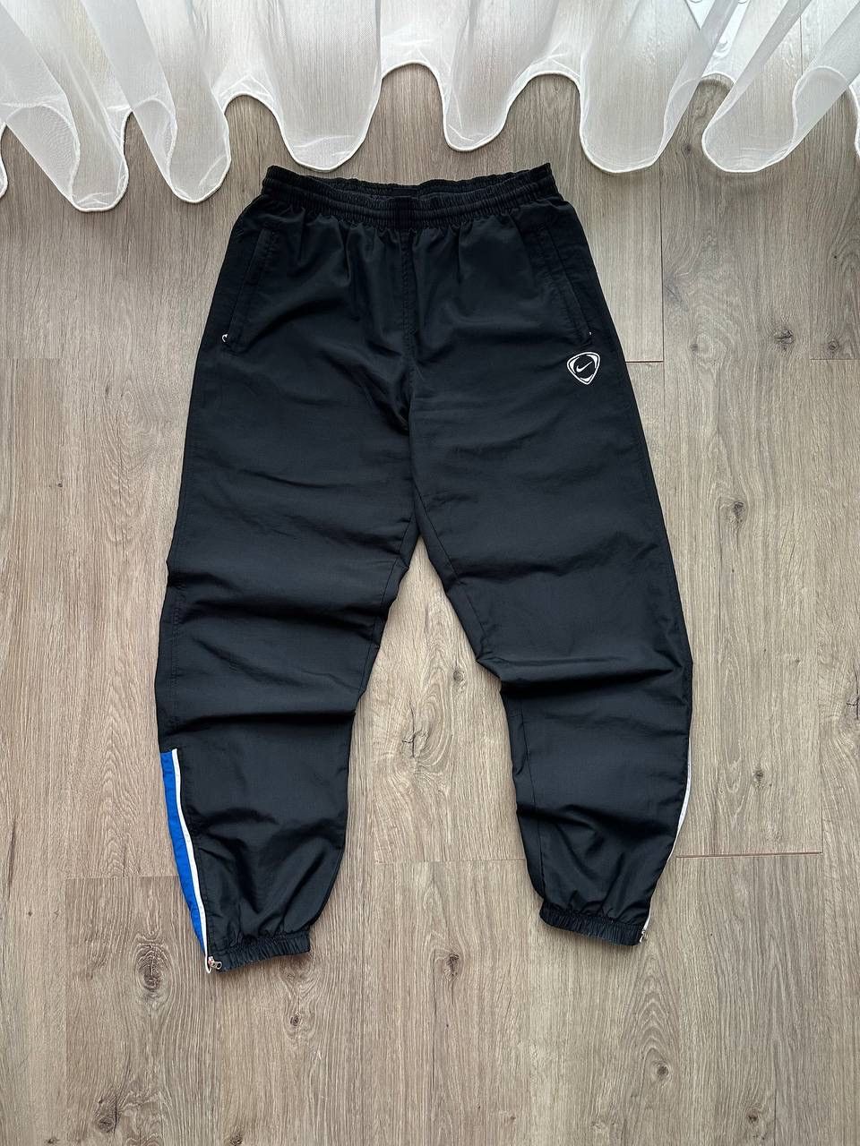 Nike × Nike ACG × Vintage Vintage Nike Black Big Logo Nylon Pants Size US 30 / EU 46 - 2 Thumbnail