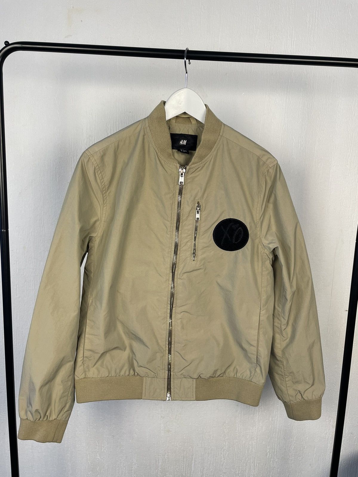 H&M Mens THE WEEKND H&M XO Bomber Jacket Big Logo Size US S / EU 44-46 / 1 - 3 Thumbnail