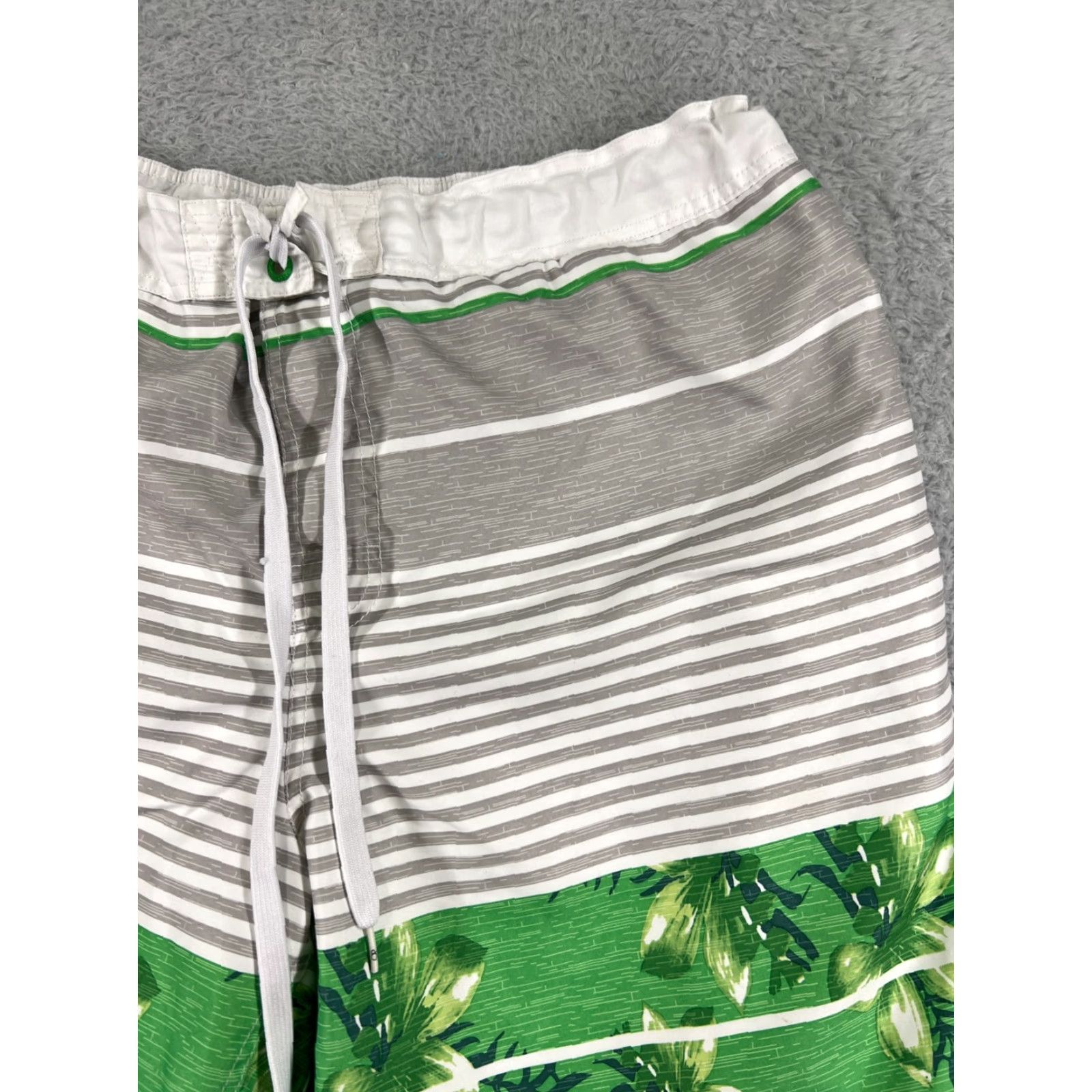 Ocean Pacific VINTAGE Ocean Pacific Swim Trunks Mens 2XL Gray Green Floral Striped Polyester Trunks, Built-In Brief, Pockets, Surf Beach Theme Mens Size US 39 - 7 Thumbnail
