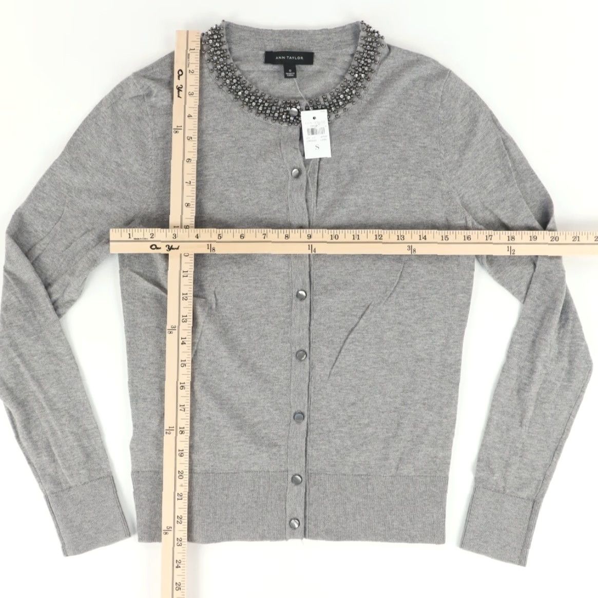 Ann Taylor Ann Taylor Jeweled Neck Button Up Solid Long Sleeve Top Gray Women S Size S / US 4 / IT 40 - 3 Thumbnail