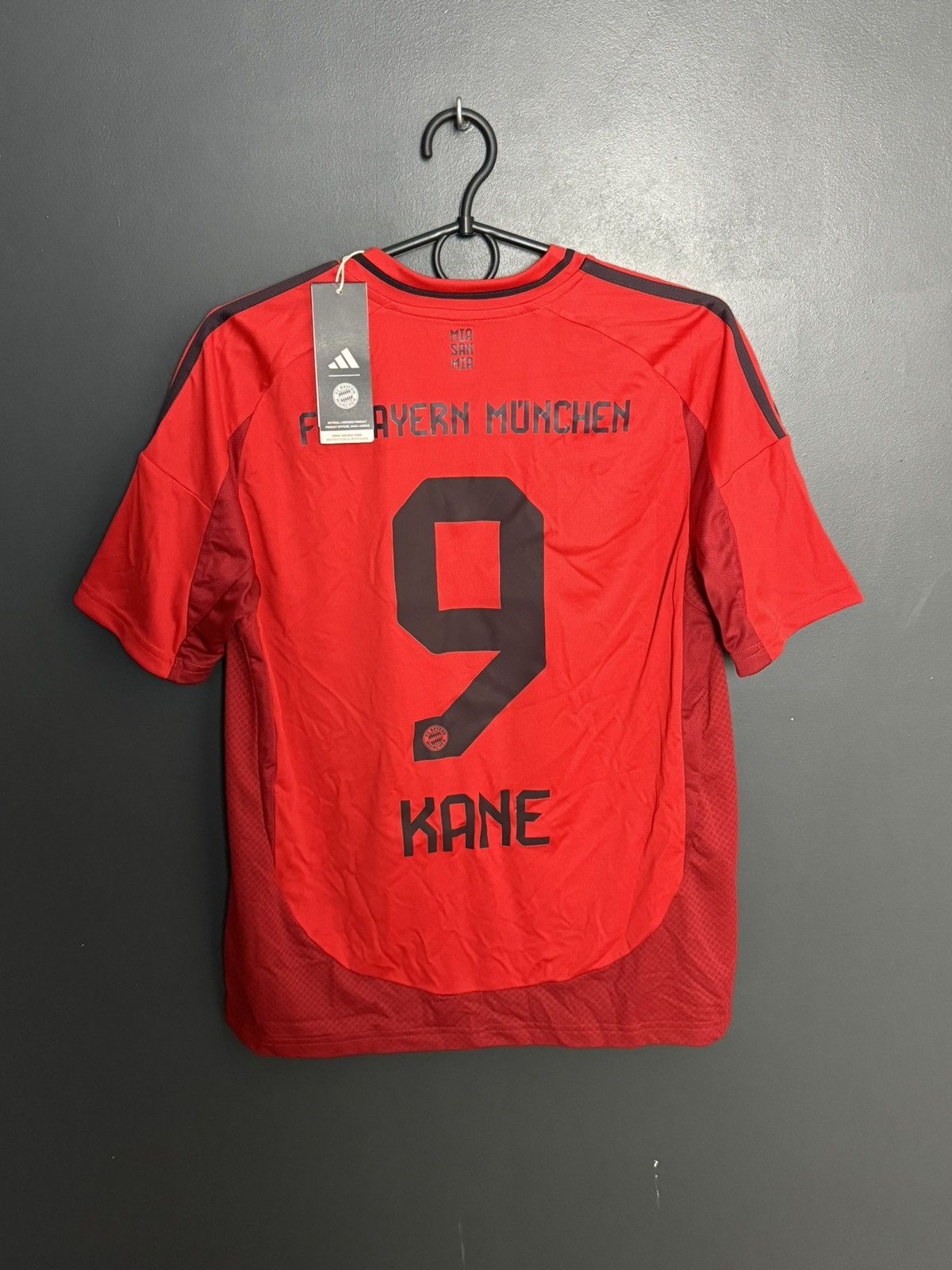 Adidas KIDS New Bayern Munchen 24/25 Home Kane Football Jersey Size US XS / EU 42 / 0 - 1 Thumbnail