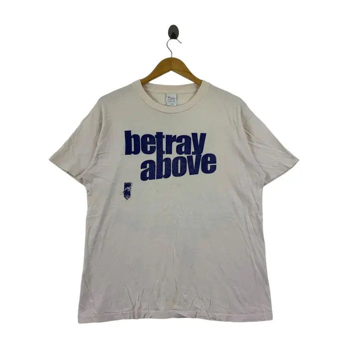 Vintage Vintage ROMP HERO COMIC Betray Above Marvel Tee Shirt Size US L / EU 52-54 / 3 - 1 Thumbnail
