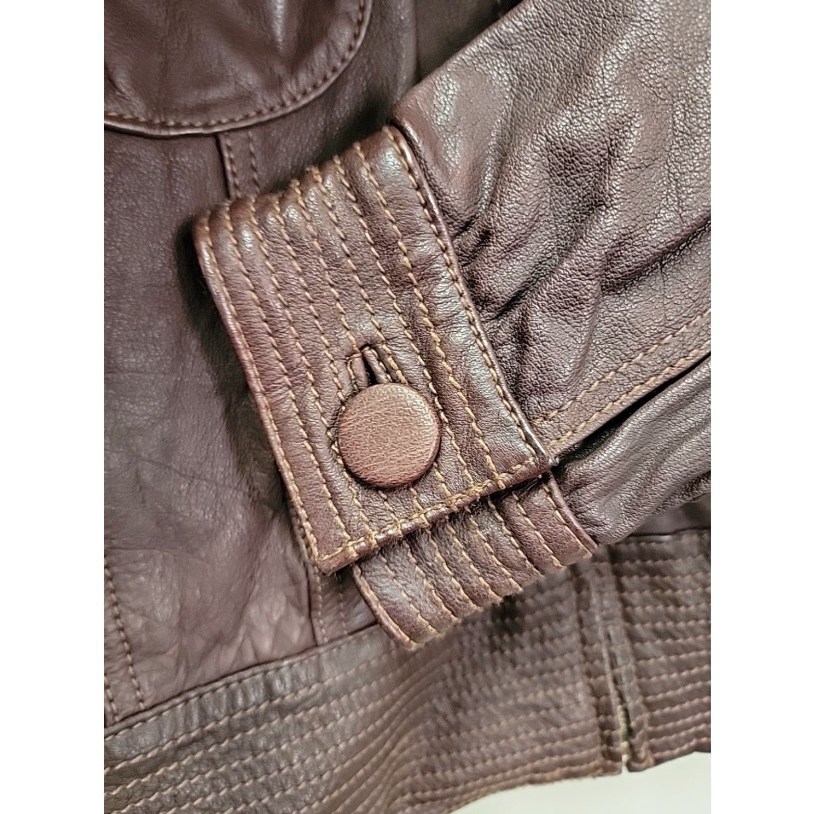 Banana Republic Banana Republic Leather Jacket Women's M Brown Jacket Motorcycle Ladies Regular Zip Short Brown Distressed Leather 18 Chest 20 Length Travel Vintage? Size M / US 6-8 / IT 42-44 - 4 Thumbnail