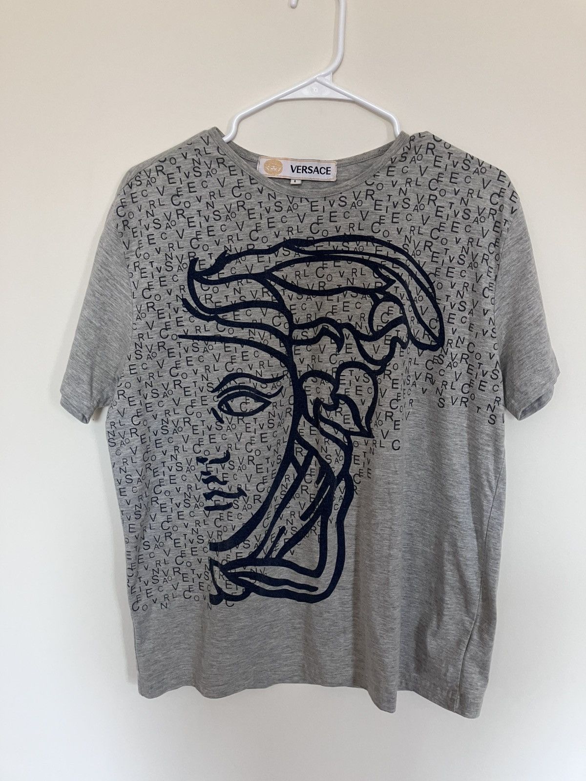 Versace Versace Logo Text Allover Print Size US S / EU 44-46 / 1 - 1 Thumbnail