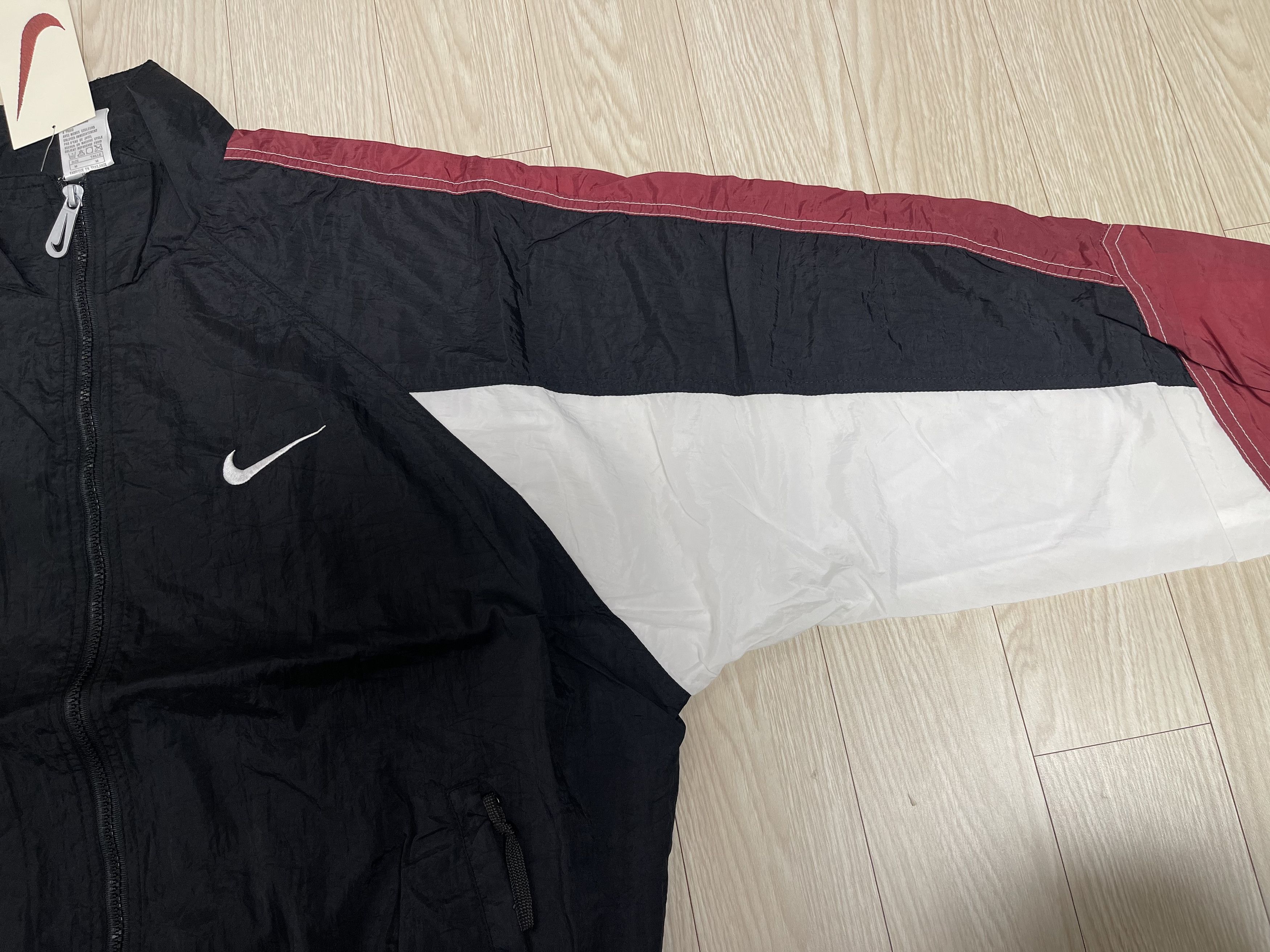 Nike Nike Red Tag 90’s Vintage Nylon Jacket M Size US M / EU 48-50 / 2 - 3 Thumbnail