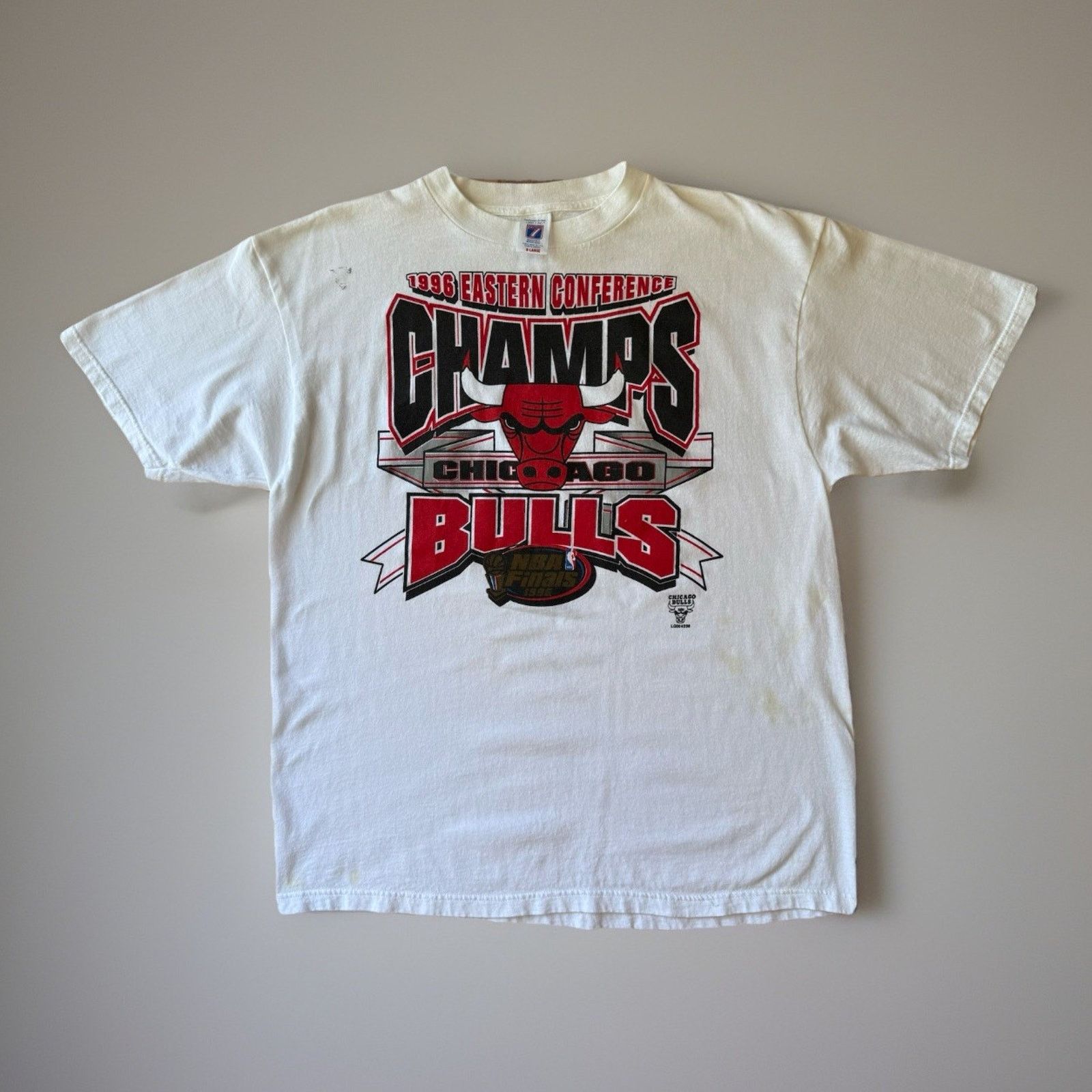 Logo 7 × Vintage Vintage Chicago Bulls Shirt XL White 90s Micheal Jordan NBA Size US XL / EU 56 / 4 - 1 Thumbnail