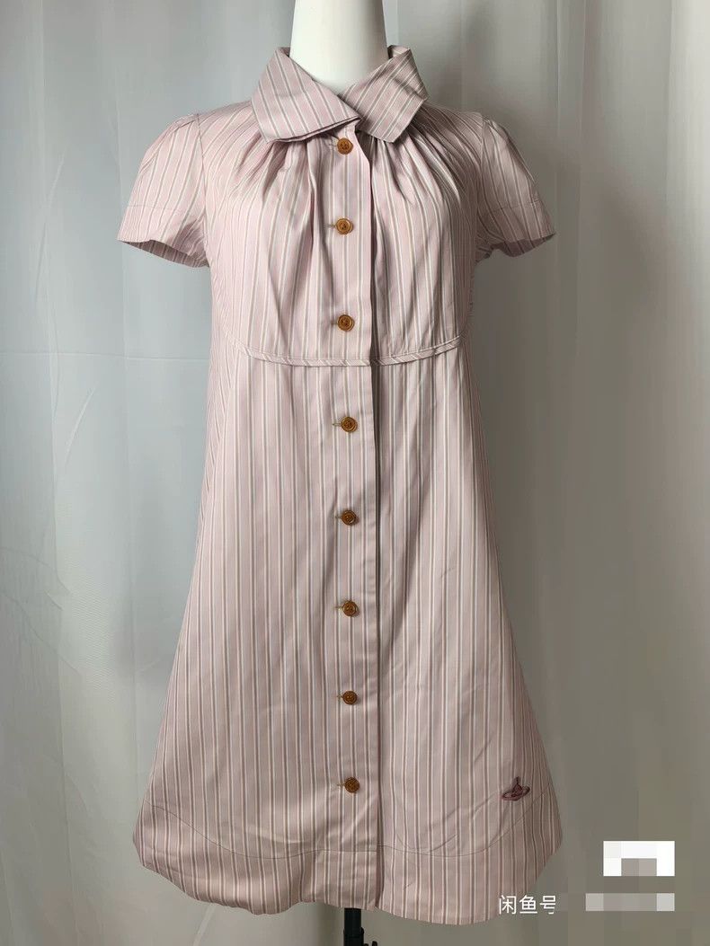 Vivienne Westwood Vivienne Westwood The doll is wearing a shirt dress Size S / US 4 / IT 40 - 2 Thumbnail