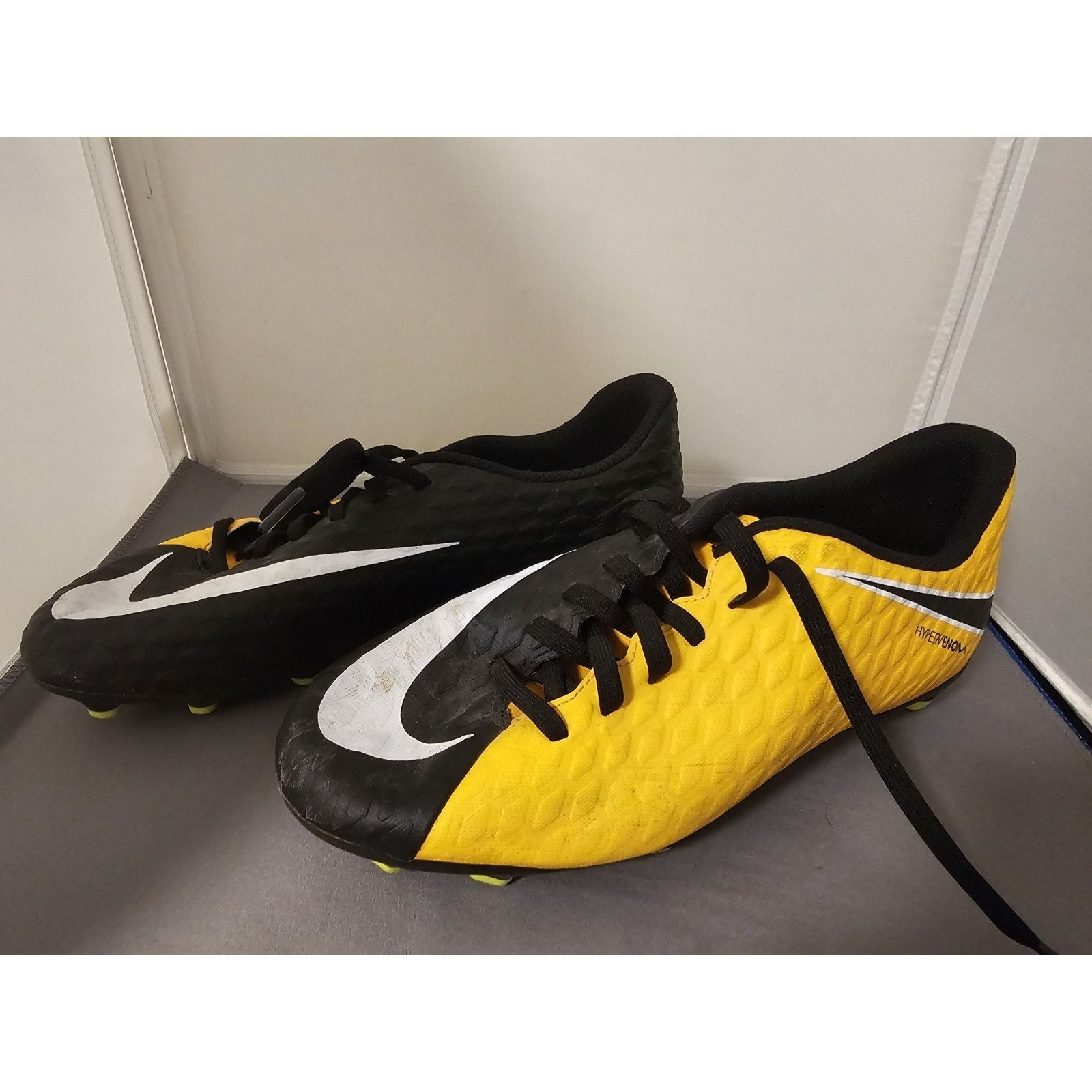 Nike Nike Jr Hypervenom Phelon III FG Kid's 6Y/38.5 Black/Yellow Size US 6 / EU 39 - 4 Thumbnail
