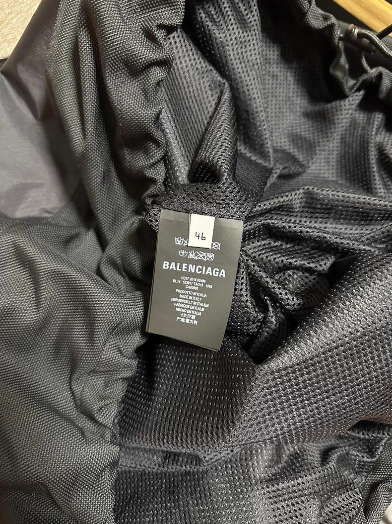 Balenciaga Balenciaga Embroidered Logo Reflective Half-Zip Sports Win Size US S / EU 44-46 / 1 - 8 Thumbnail