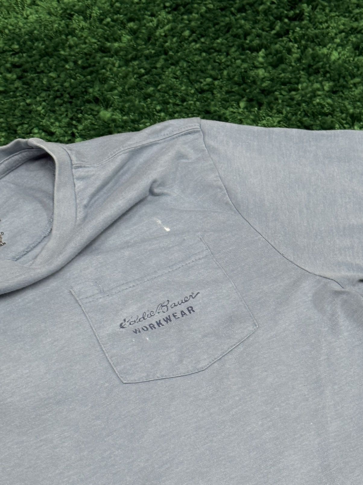 Eddie Bauer Eddie Bauer Workwear Pocket Distressed Logo Tee Blue Large Size US L / EU 52-54 / 3 - 4 Thumbnail