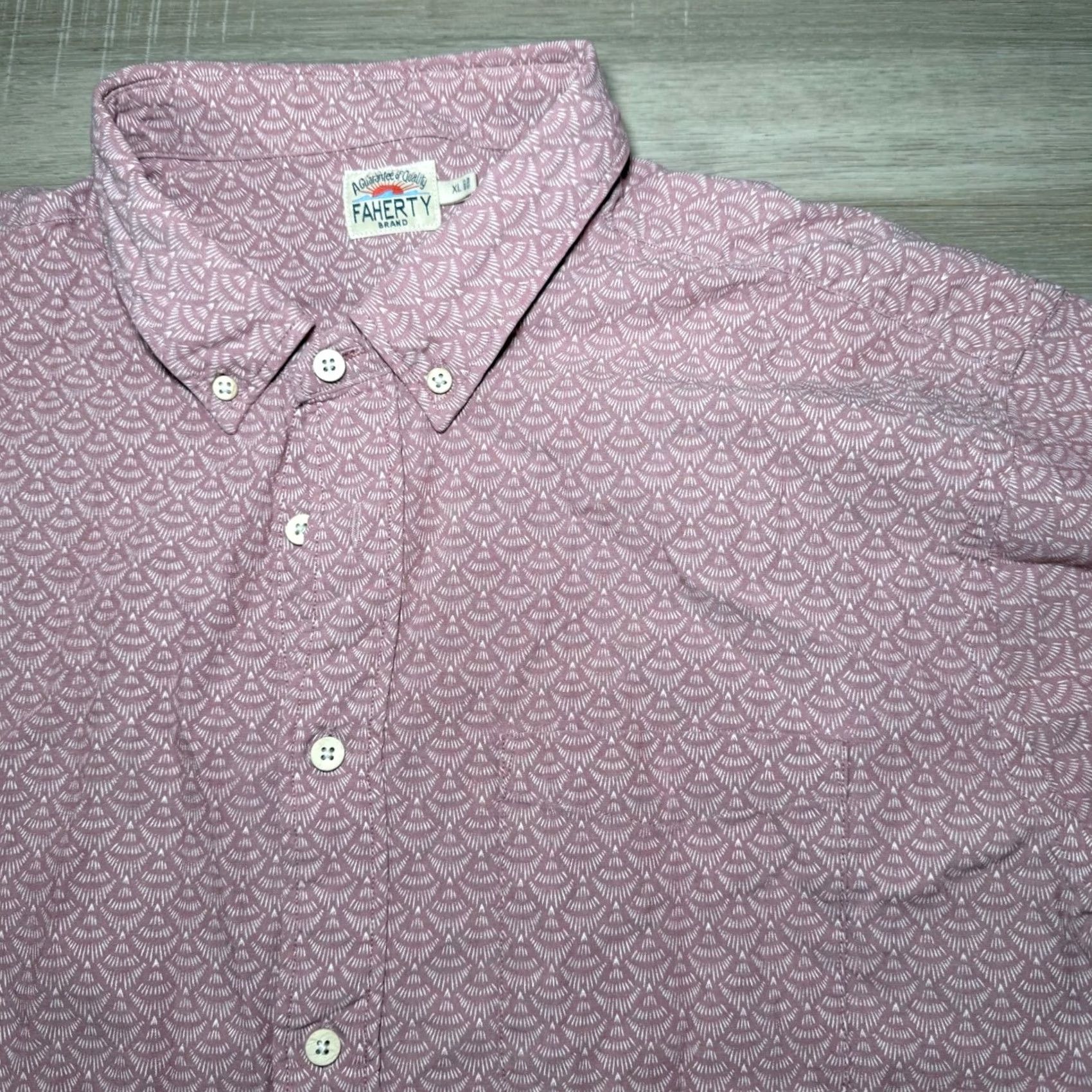 Faherty Faherty Stretch Playa Shirt Mens XL Pink Geometric Button Down Size US XL / EU 56 / 4 - 2 Thumbnail