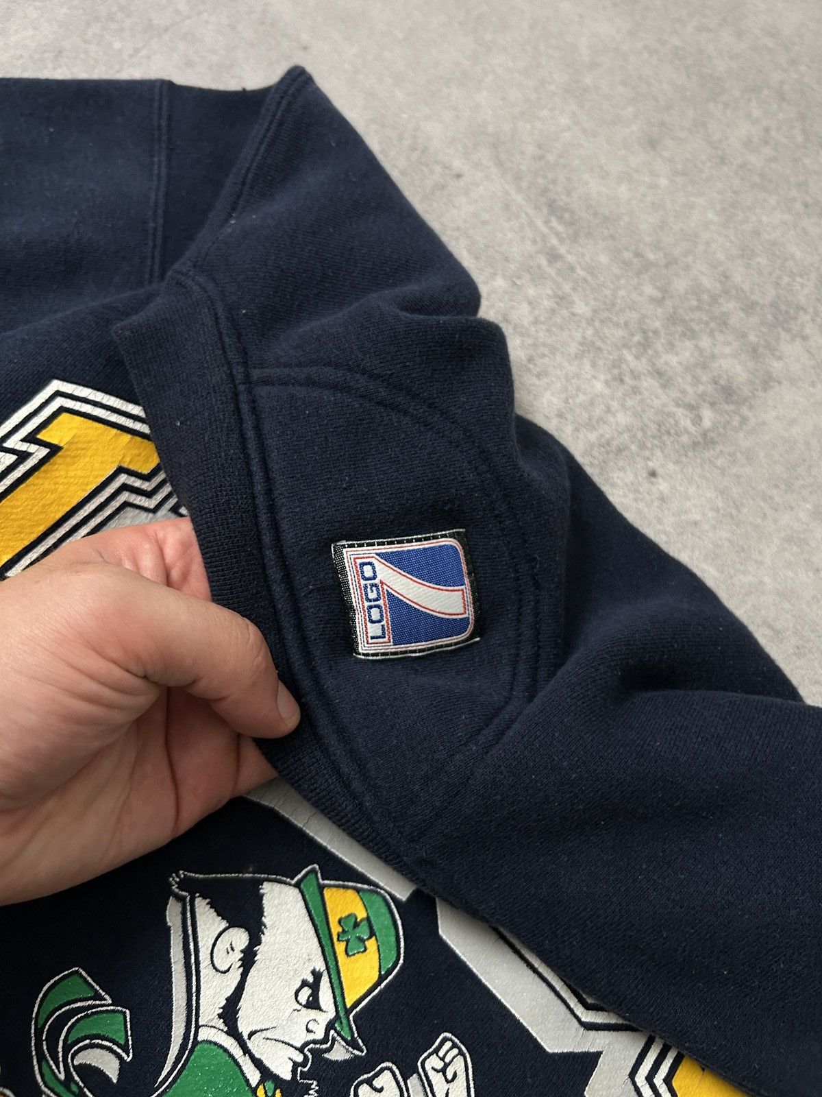 Vintage Vintage Notre Dame Irish 🇮🇪 7Logo Sweatshirt mens blue Size US L / EU 52-54 / 3 - 5 Thumbnail
