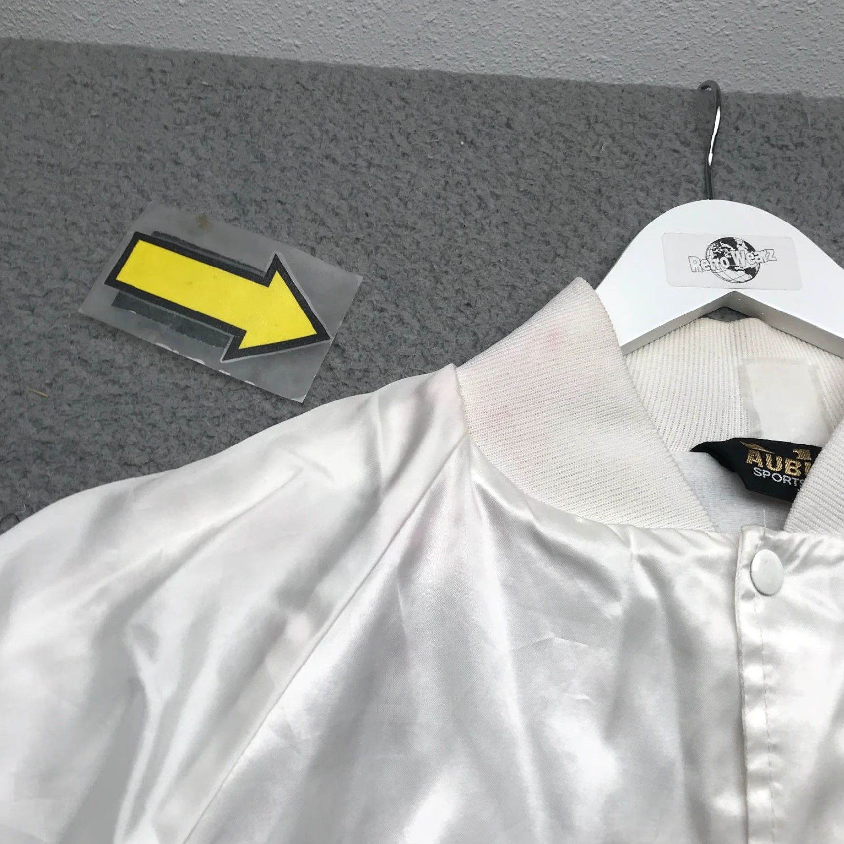 Vintage VINTAGE Auburn The Order Of The Golden Circle Miami Assembly Jacket XL Bomber Men White 80s Embroidered Logo Pockets Snap Lined Polyester Sportwear Size US XL / EU 56 / 4 - 7 Thumbnail