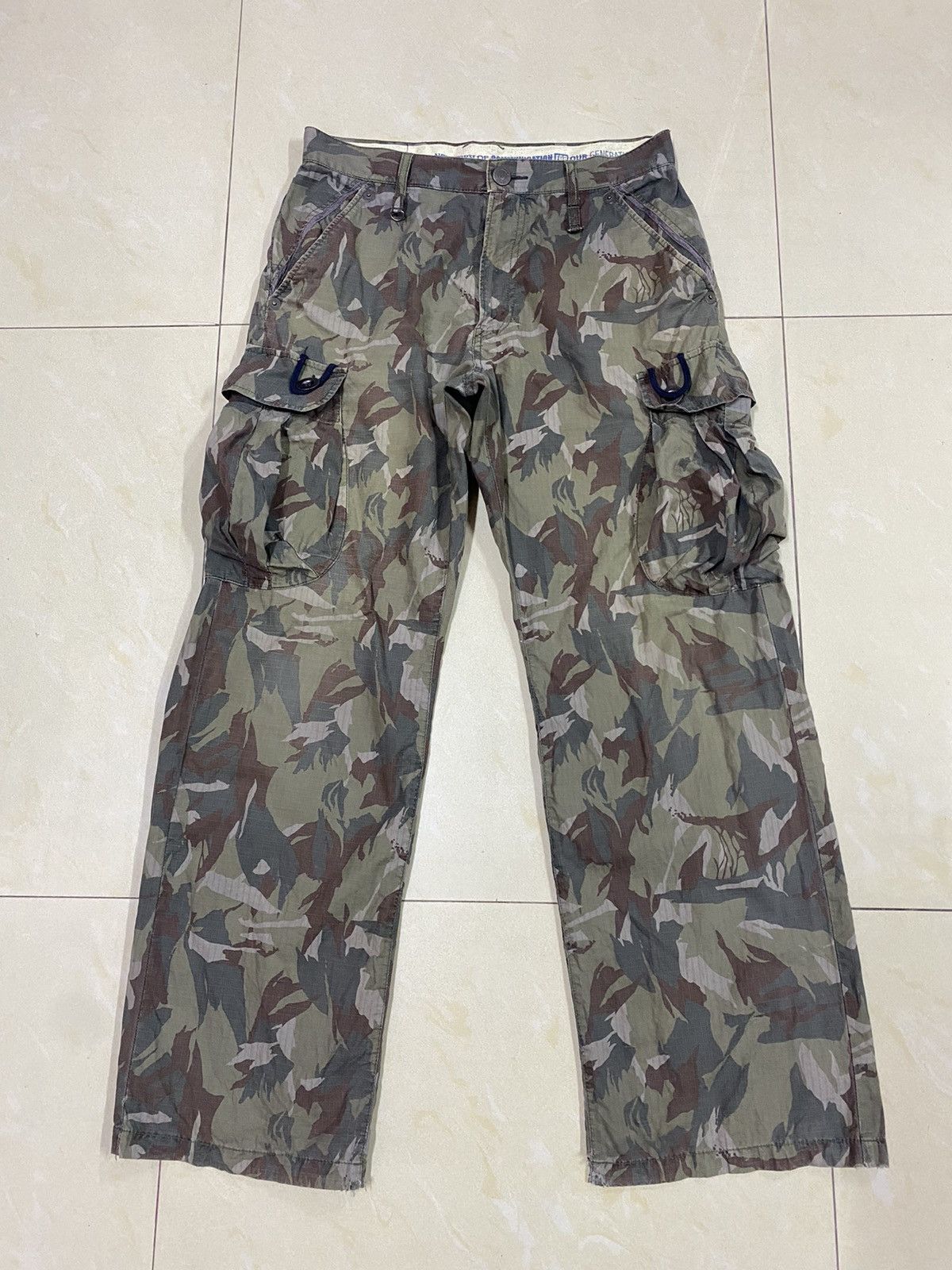 image of 20471120 x Beauty Beast Ppfm Bondage Cargo Pants Ripped in Camouflage (Size 32)