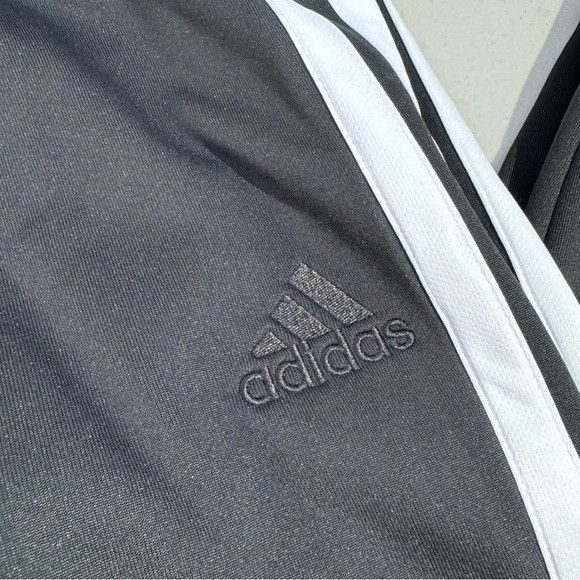 Adidas NWT ADIDAS WOMEN’S F21 BASKETBALL JOGGER PANTS BLACK/WHITE Size US 26 / EU 42 - 2 Thumbnail