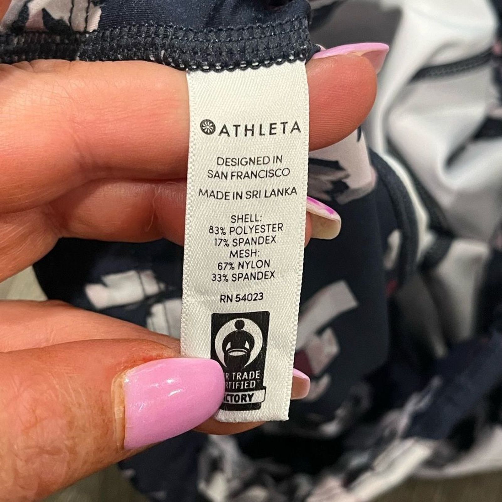 Athleta Athleta Challenge Bloom 7/8 Tight Leggings Navy Pink Floral Size 26" / US 2 / IT 38 - 13 Thumbnail