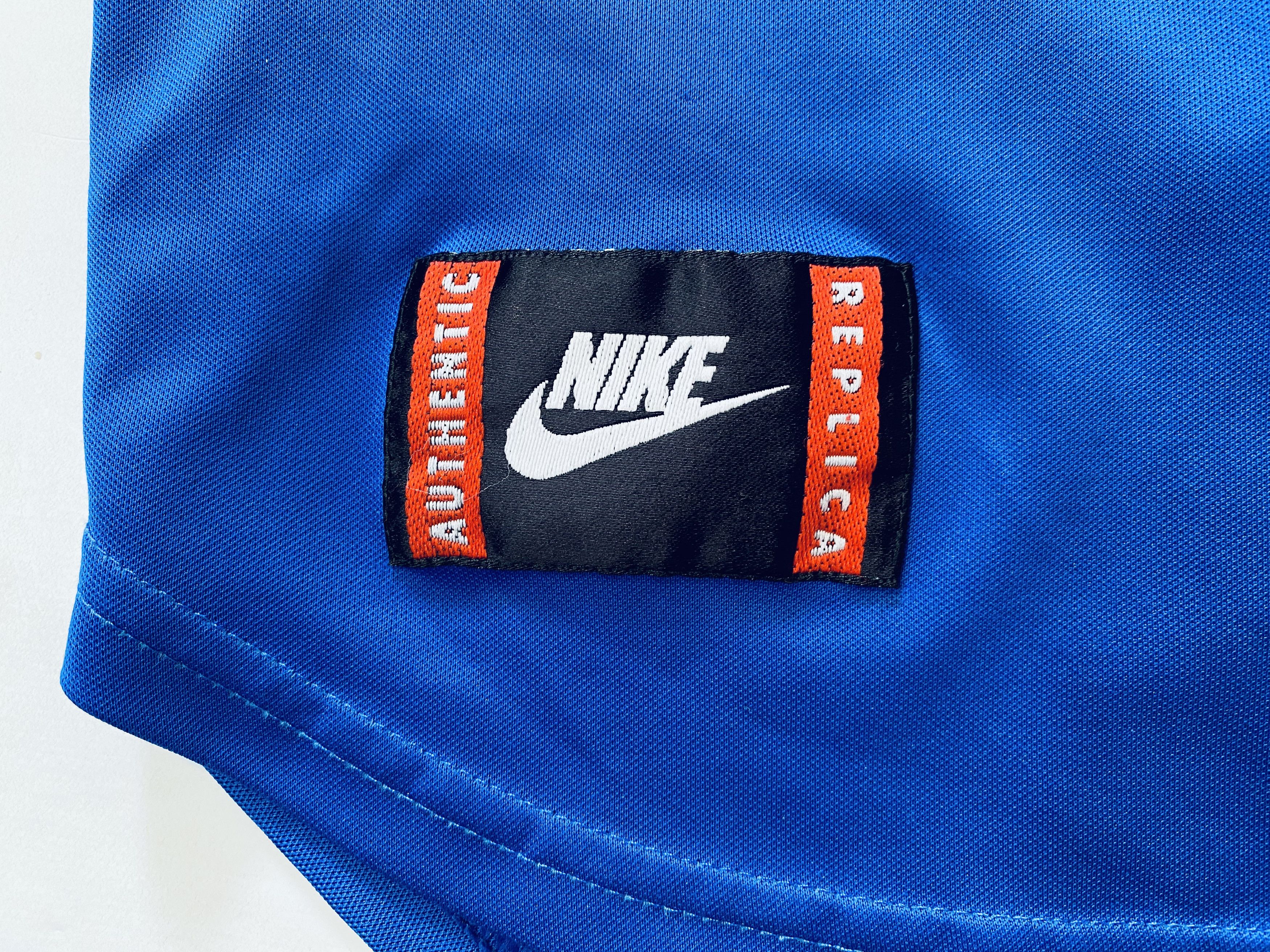 Nike Italy Euro 96 Home Football Shirt Jersey Long Sleeve Size US S / EU 44-46 / 1 - 10 Thumbnail