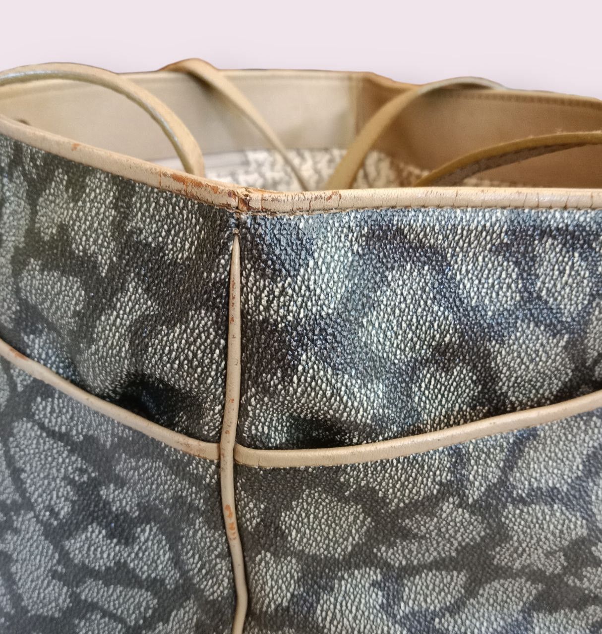 Yves Saint Laurent Vintage Yves Saint Laurent Giraffe Tote Bags Size ONE SIZE - 9 Thumbnail