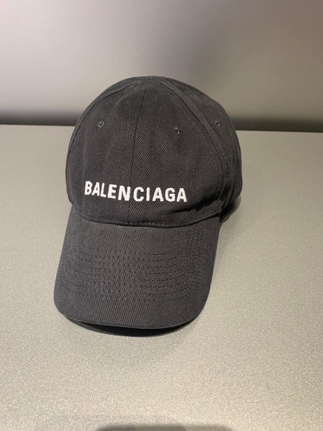 Balenciaga o1srvl11e0426 Size: KIDS L / Hat / Cap in Black Size ONE SIZE - 2 Thumbnail