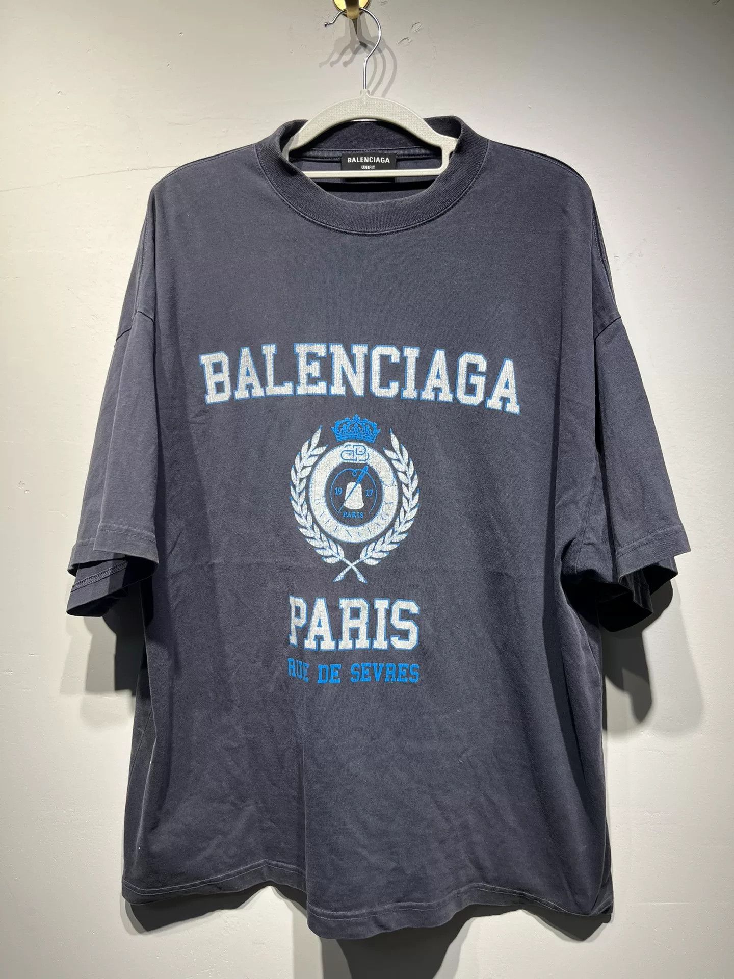 Balenciaga Balenciaga T-Shirt 2 Men Size US XS / EU 42 / 0 - 1 Thumbnail