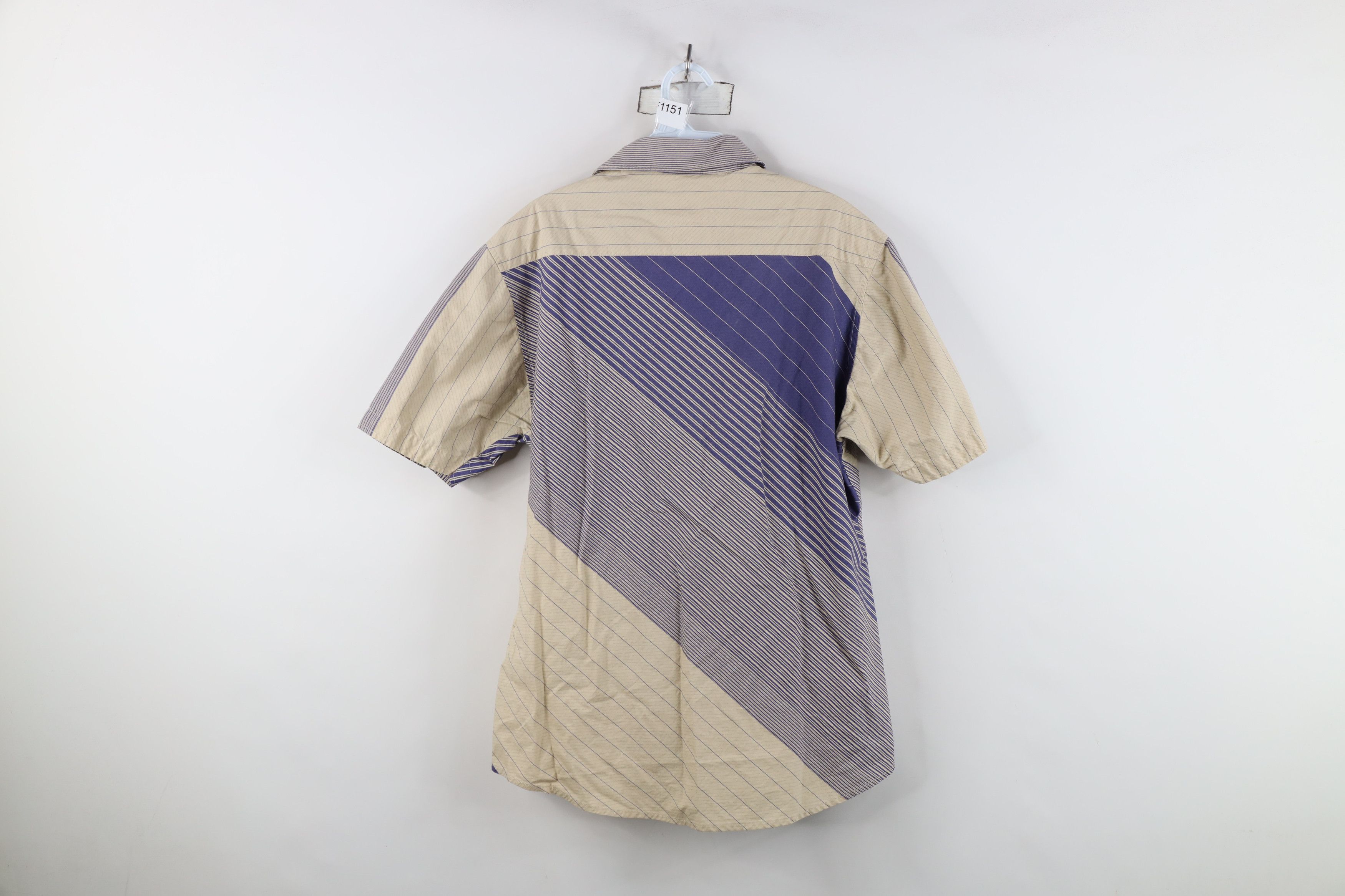 Vintage Vintage 90s Streetwear Block Short Sleeve Button Shirt Size US L / EU 52-54 / 3 - 11 Thumbnail