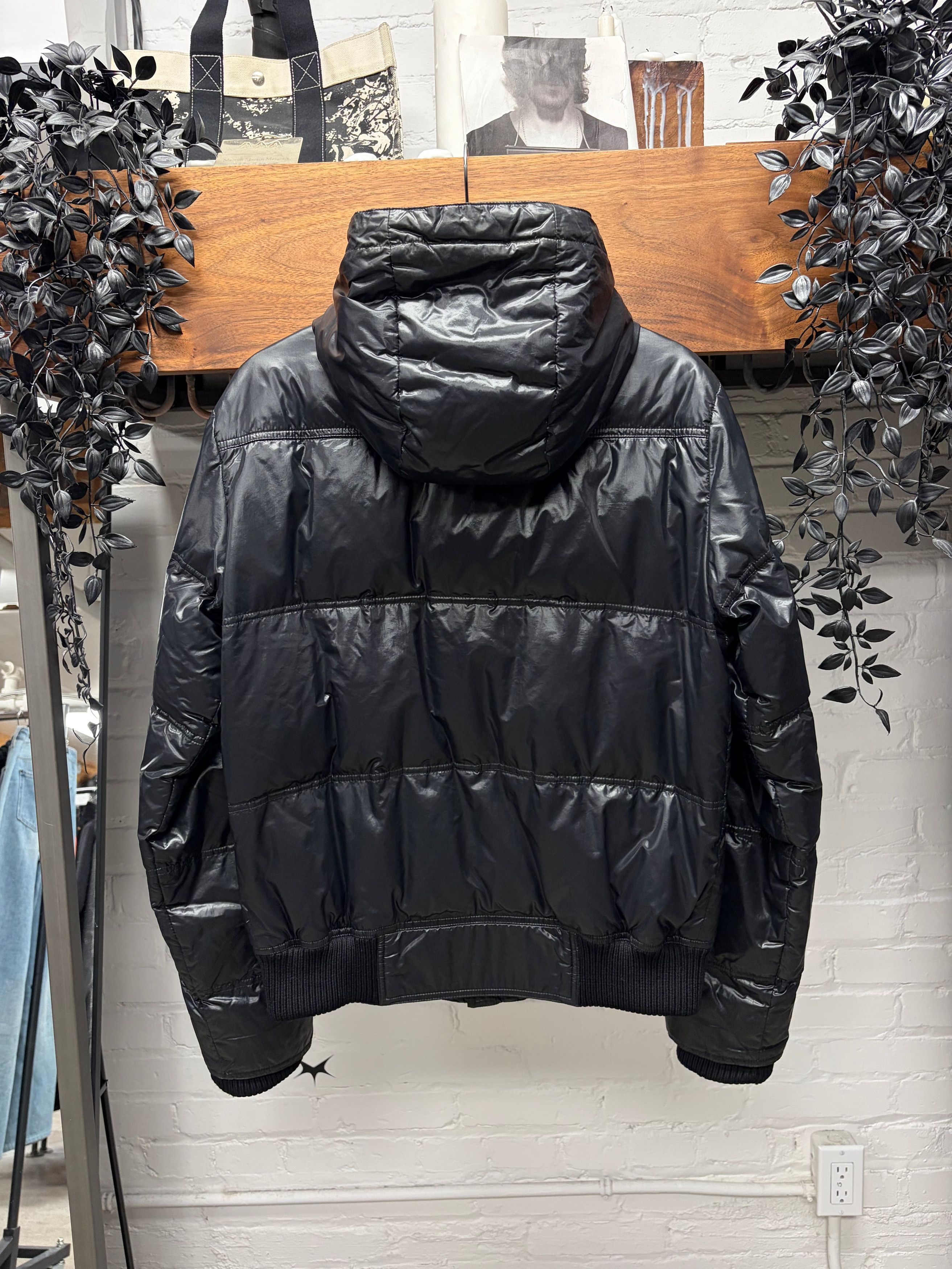 Gucci 2000s Gucci by Frida Giannini Waxed Black Down Filled Jacket with Leather Crest Patch Size US M / EU 48-50 / 2 - 3 Thumbnail