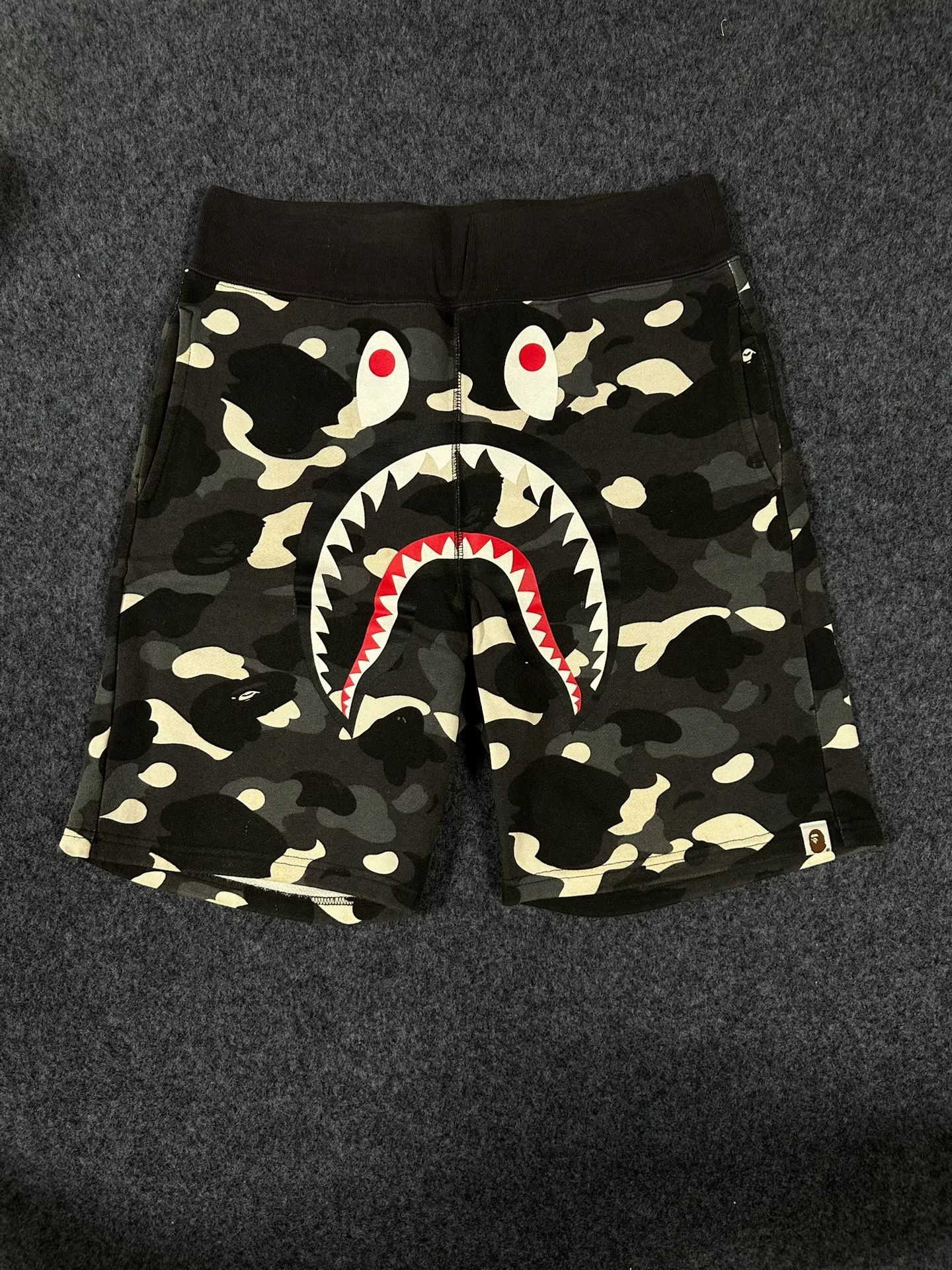 Bape Bape Multi Shark Shorts Designer Size US 32 / EU 48 - 1 Thumbnail
