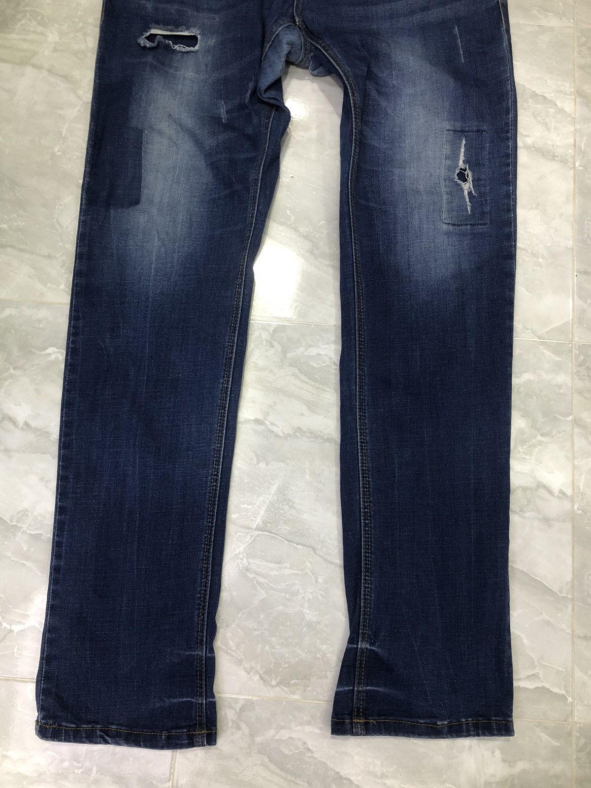 Designer × Kenneth Cole Kenneth Cole New York Distressed Repair Jeans – Size 34 Size US 34 / EU 50 - 3 Thumbnail