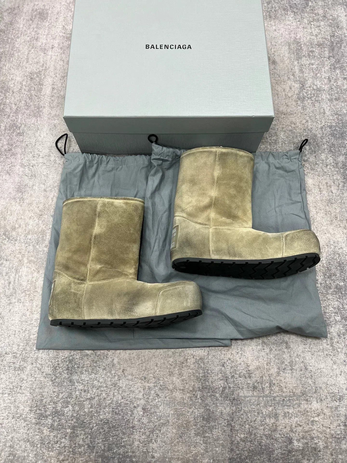 Balenciaga Balenciaga Dumbo Distressed Snow Boots. Size US 9 / EU 42 - 2 Thumbnail