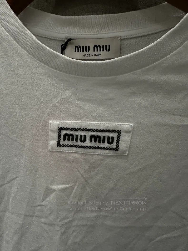 Miu Miu Miu Miu White Crew Neck Short Sleeve with Knit Embroidered Size US S / EU 44-46 / 1 - 3 Thumbnail