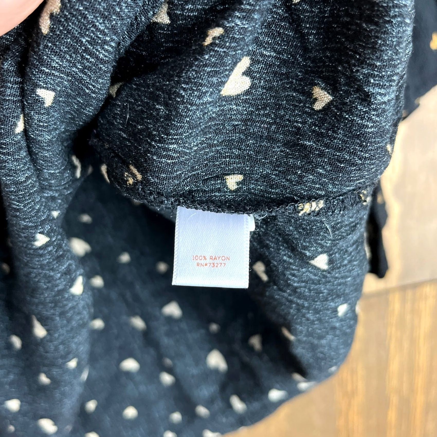 Lauren Conrad Lauren Conrad Blouse Womens Black Gold Hearts V Neck 3/4 Flared Sleeve XS Womens, Blouse, Black, Gold Hearts, V-Neck, 3/4 Sleeve, XS Size XS / US 0-2 / IT 36-38 - 7 Thumbnail
