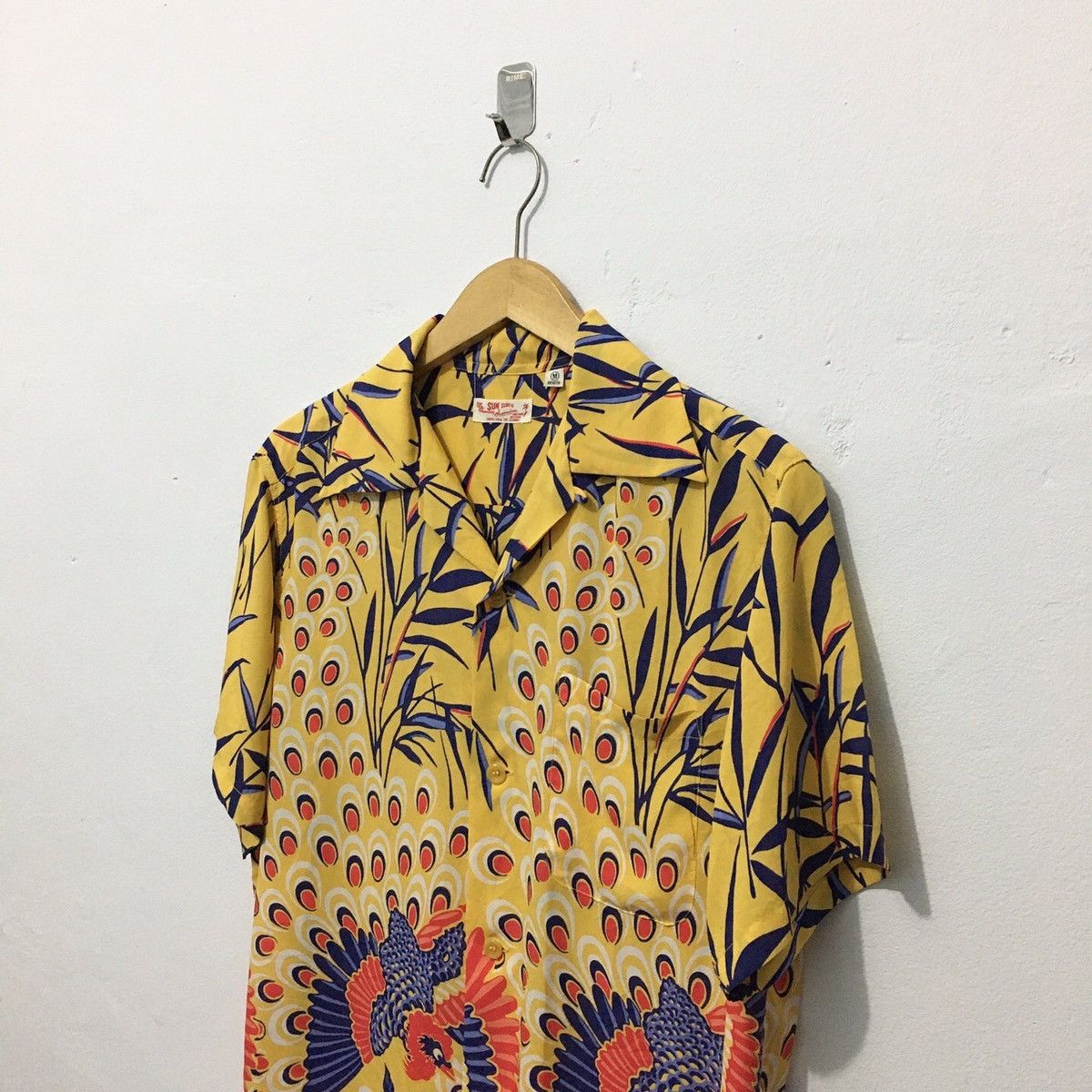 Japanese Brand 💥SOLD💥 Vintage Sun Surf Hawaiian Shirt Peacock Size US M / EU 48-50 / 2 - 5 Thumbnail