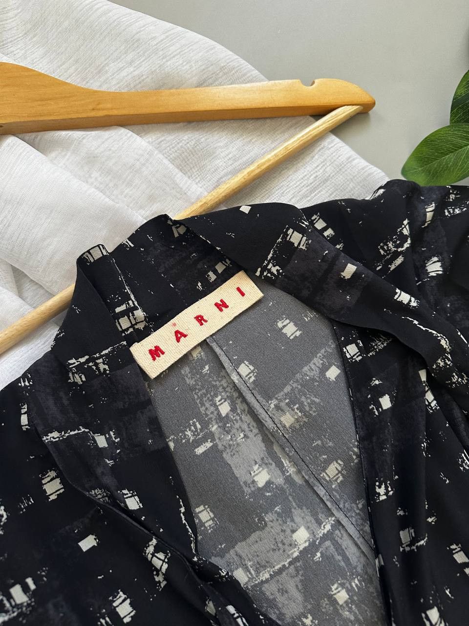 Marni MARNI Black Abstract Print Silk Blend Blouse Top - IT 42 Size M / US 6-8 / IT 42-44 - 6 Thumbnail