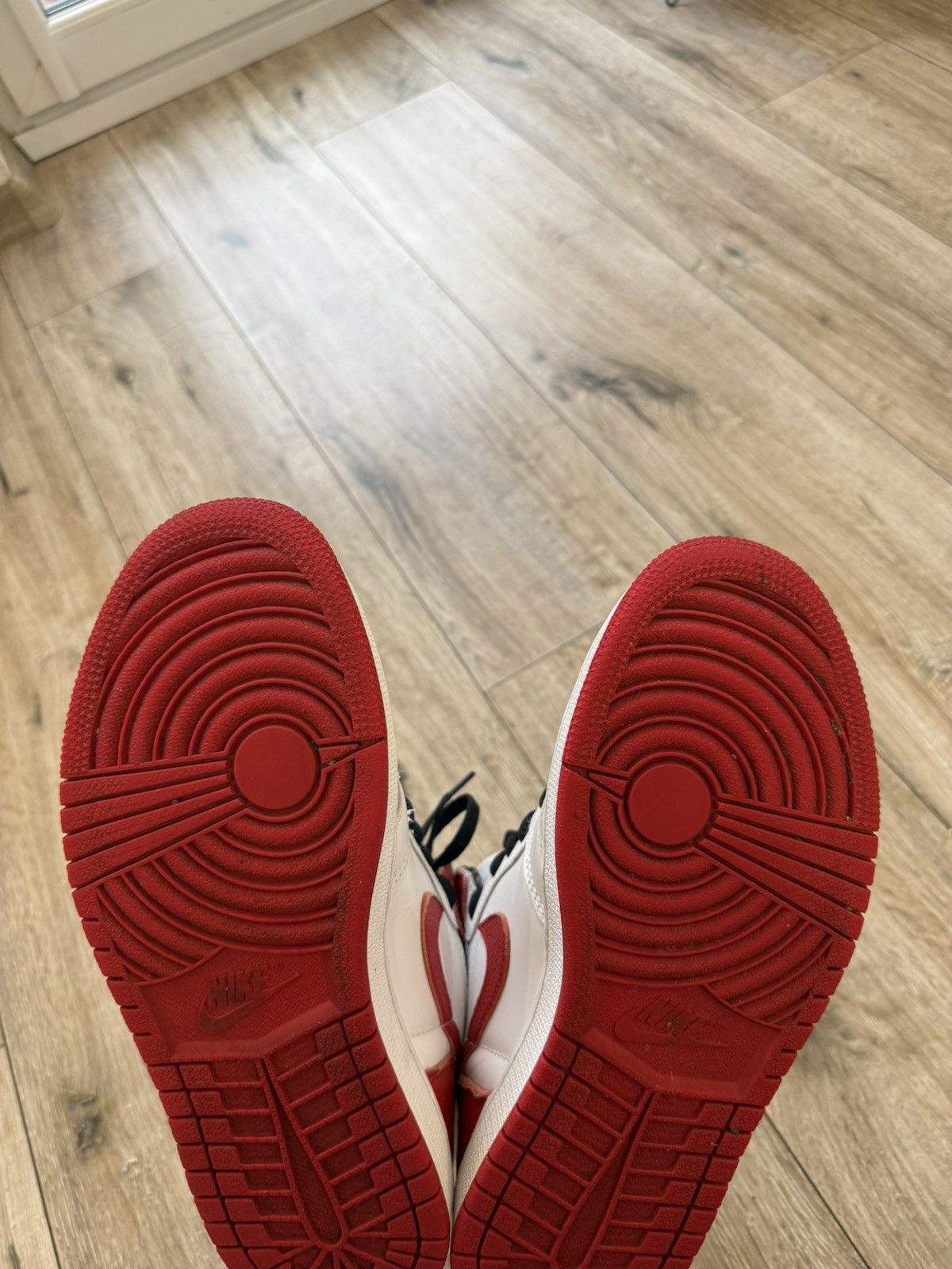 Jordan Brand Nike Air Jordan 1 Retro High OG Heritage Red/White Size US 8 / EU 41 - 10 Thumbnail