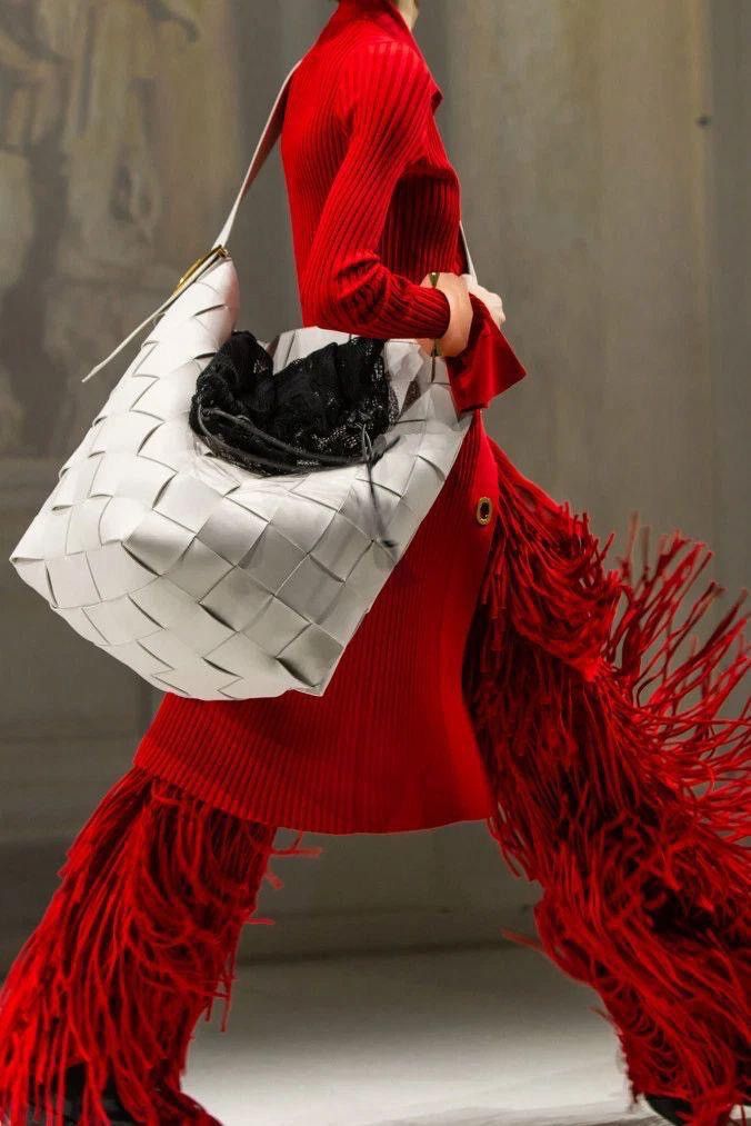 Bottega Veneta 🔥$6.3K VALUE🔥 RUNWAY Leather Intercciato Tote Bag Size ONE SIZE - 2 Thumbnail