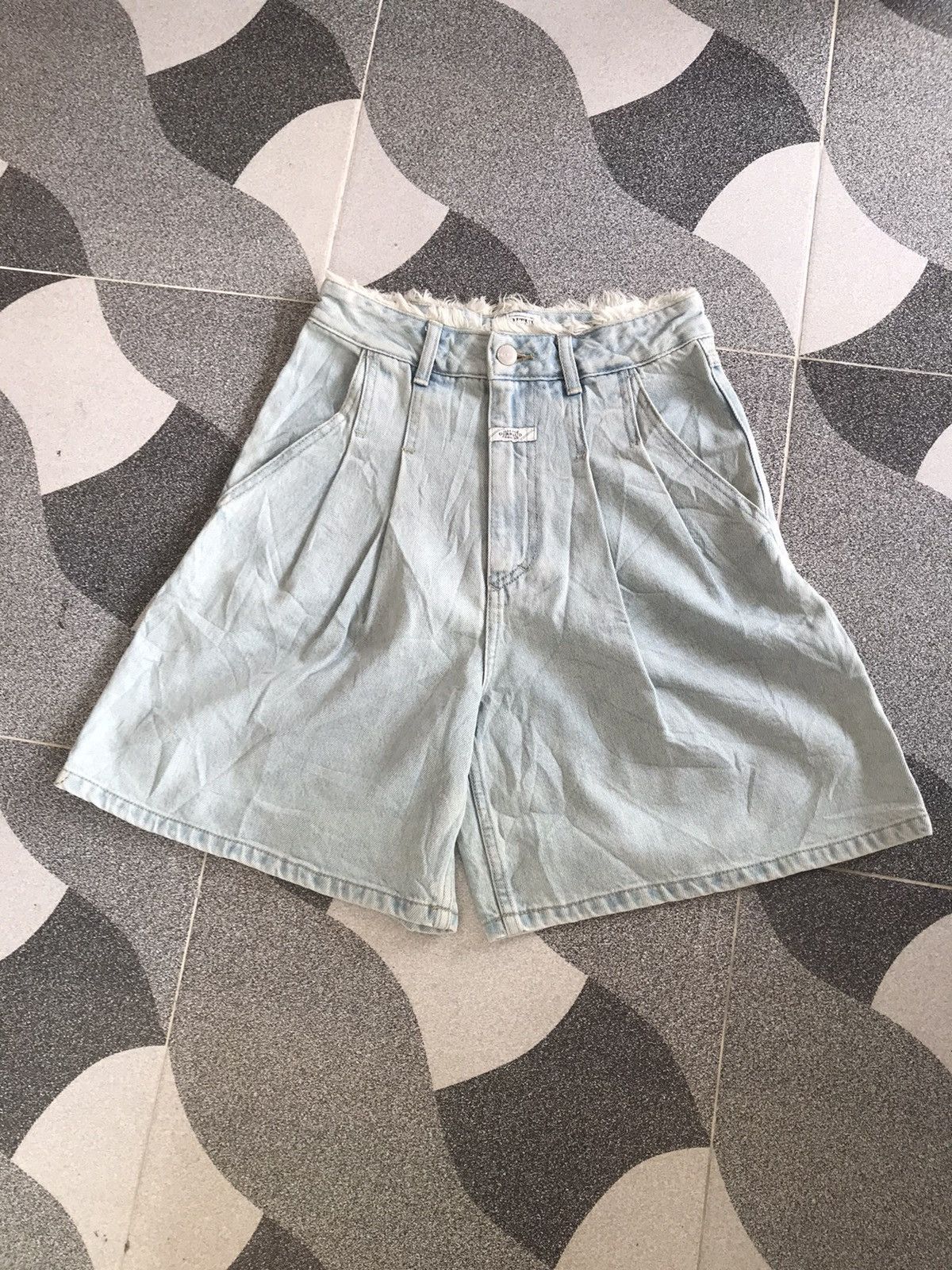 If Six Was Nine × Japanese Brand × Marithe + Francois Girbaud Marithe Francois Girbaud Fur Shorts Size US 27 - 1 Thumbnail