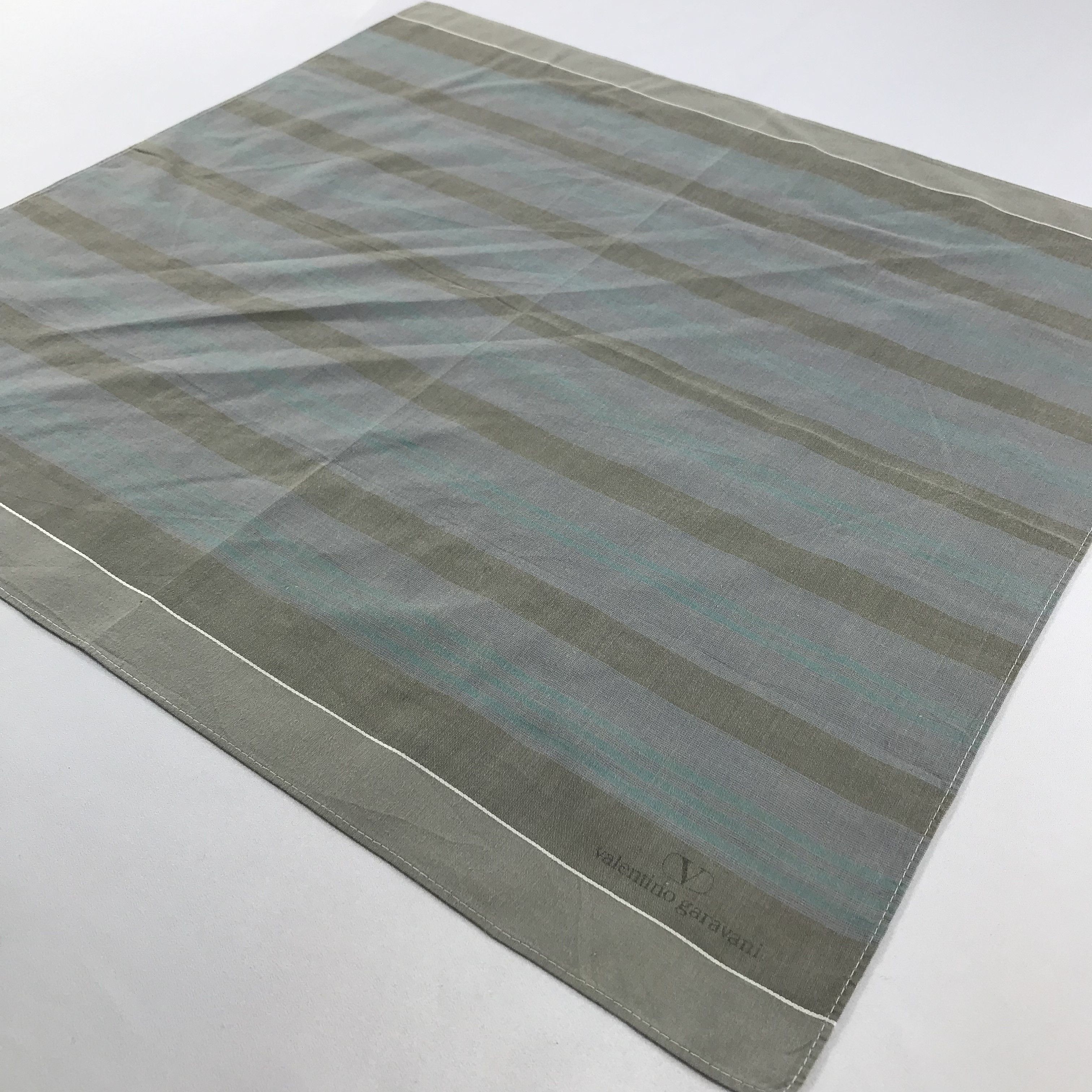 Valentino × Vintage Valentino Garavani Bandana / Handkerchief/Neckerchief -S2271 Size ONE SIZE - 2 Thumbnail