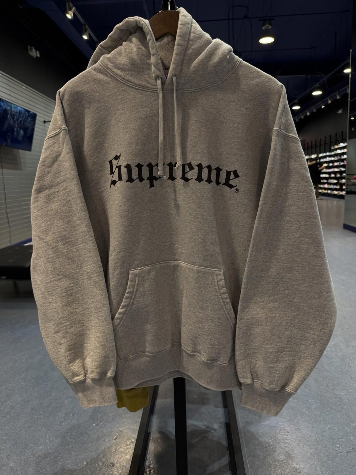 Supreme Supreme Washed Old English Hooded Sweatshirt FW25 GREY LARGE Size US L / EU 52-54 / 3 - 1 Thumbnail