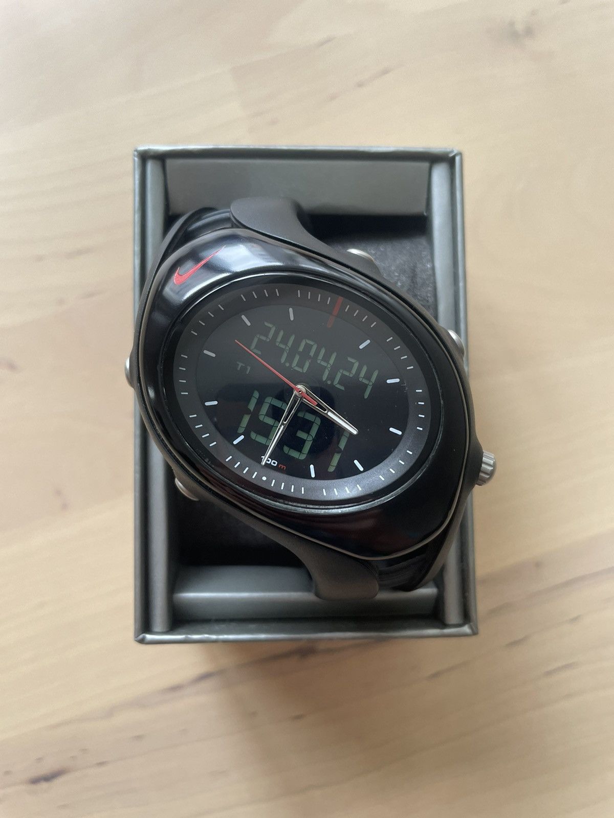 image of Montre Nike Triax Swift Adx in Black, Men's