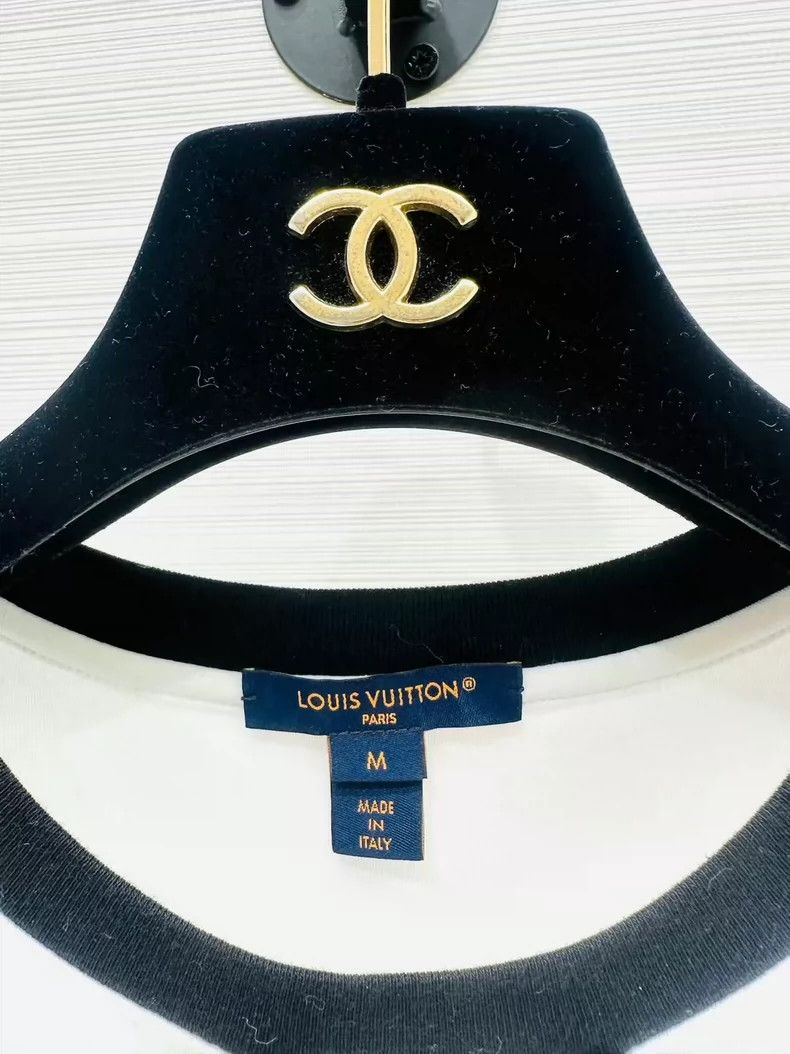 Louis Vuitton Louis Vuitton Letter Short Sleeve Size M / US 6-8 / IT 42-44 - 2 Thumbnail