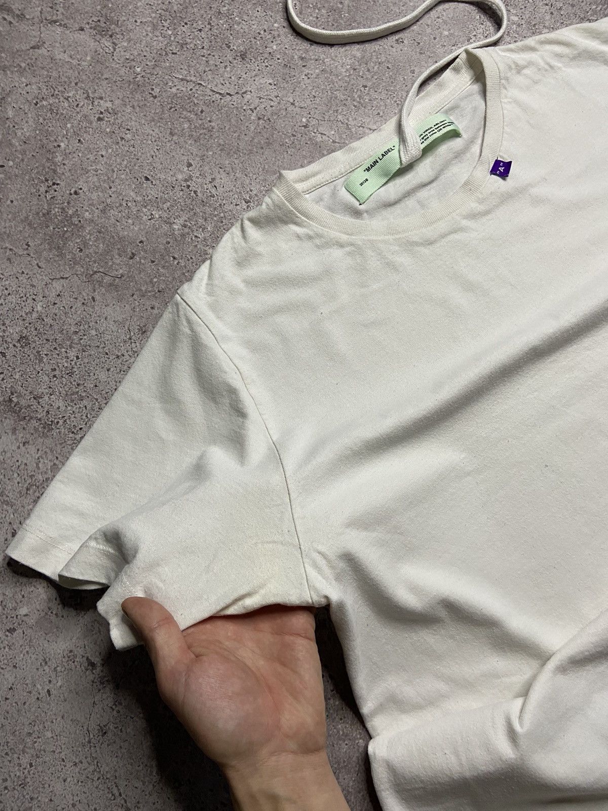 Off-White Off White Medium Spell Out White Tee Virgil Abloh Size US L / EU 52-54 / 3 - 5 Thumbnail