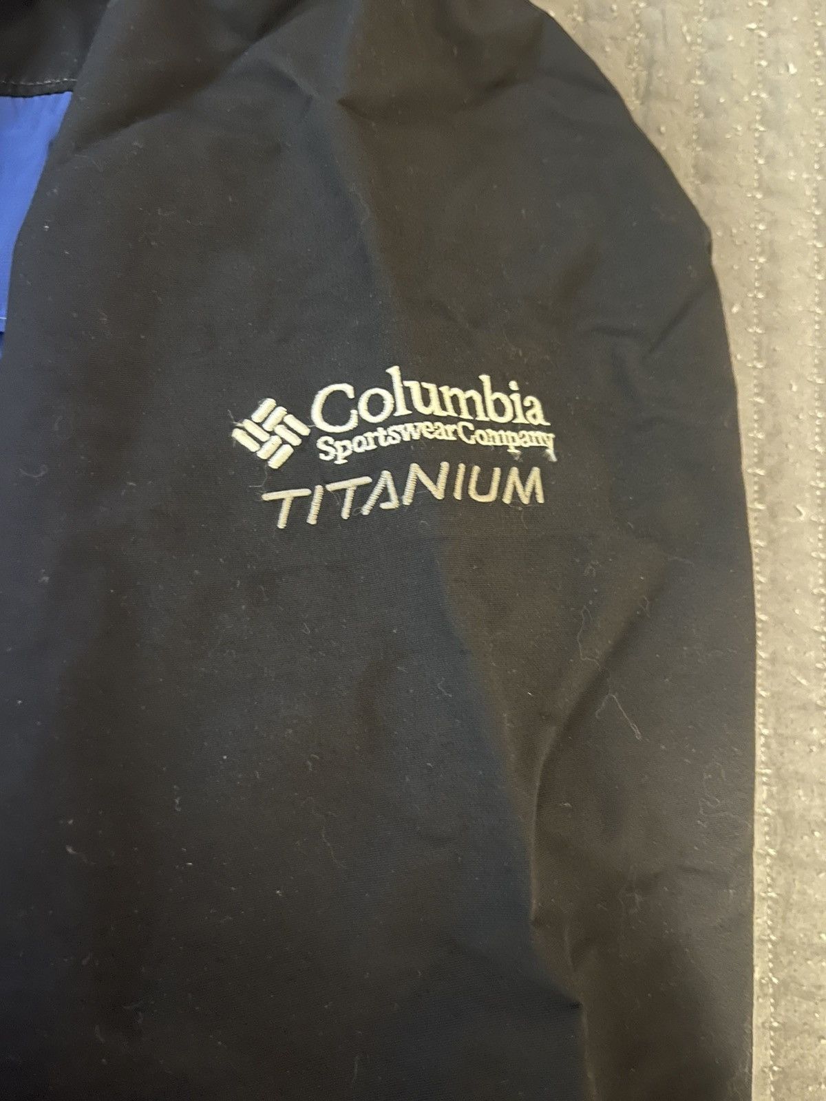Columbia Vintage Columbia Omni Tech Titanium Jacket Size US XL / EU 56 / 4 - 4 Thumbnail