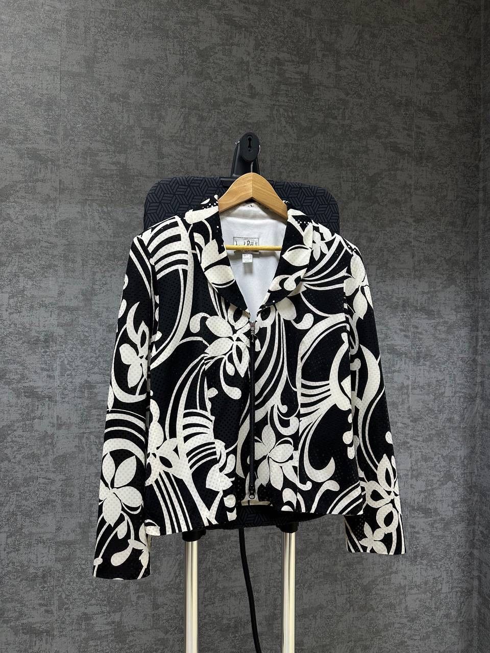 Japanese Brand × Vintage Vintage Joseph Ribkoff Trends White Jacket Size M / US 6-8 / IT 42-44 - 2 Thumbnail