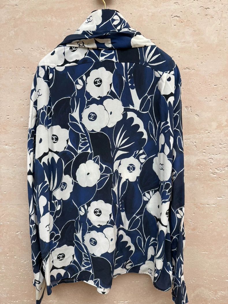 Chanel Chanel 22b blue camellia tie bow mulberry silk long-sleeve Size XS / US 0-2 / IT 36-38 - 4 Thumbnail