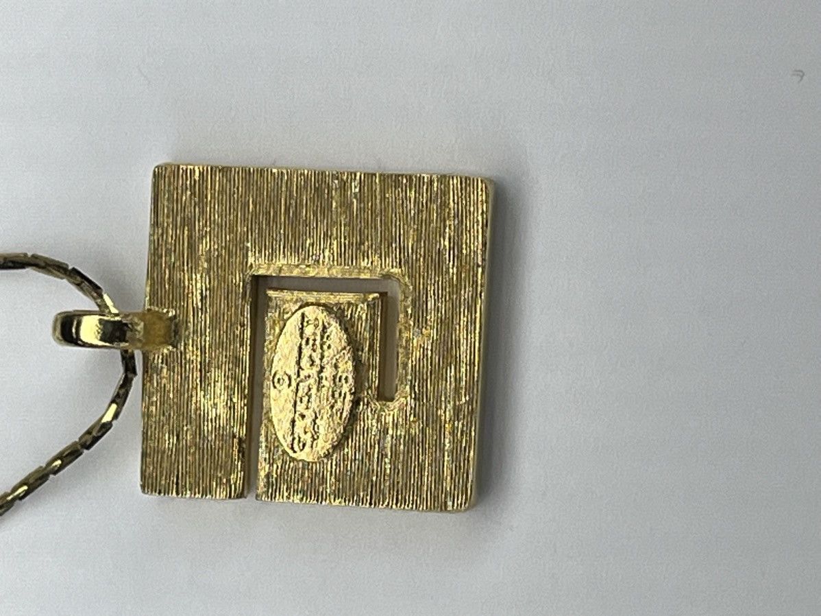 Givenchy Vintage Givenchy Enamel Logo Pendant Necklace – Gold Tone Size ONE SIZE - 5 Thumbnail