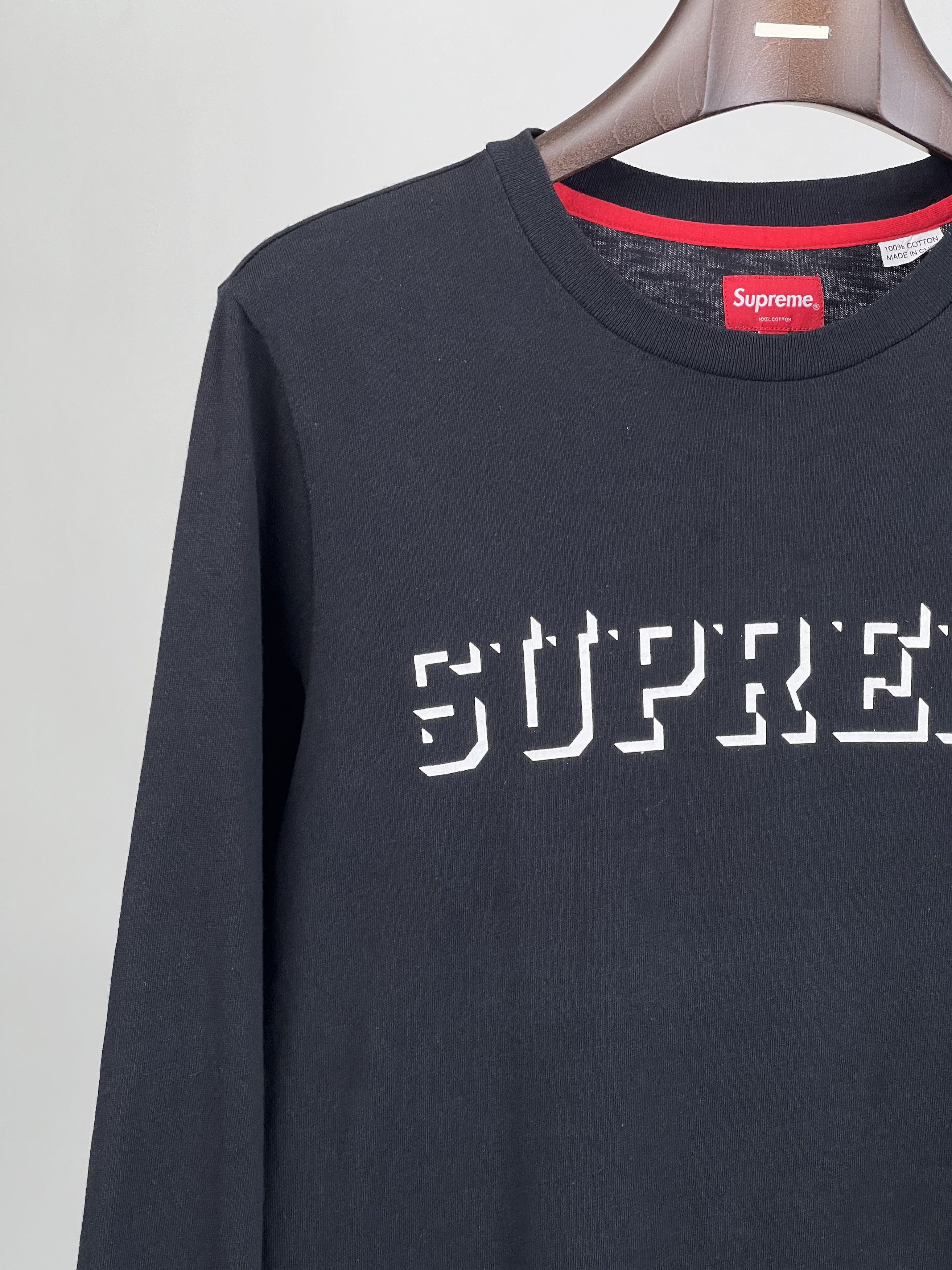 Supreme Brand New LOGO L/S Top Black Size US S / EU 44-46 / 1 - 6 Thumbnail