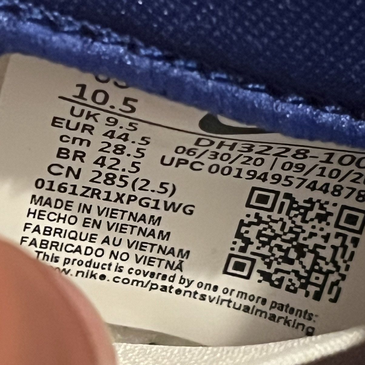 Nike × Supreme Nike Sb Dunk Low Supreme Stars Hyper Royal Size US 10.5 / EU 43-44 - 16 Thumbnail