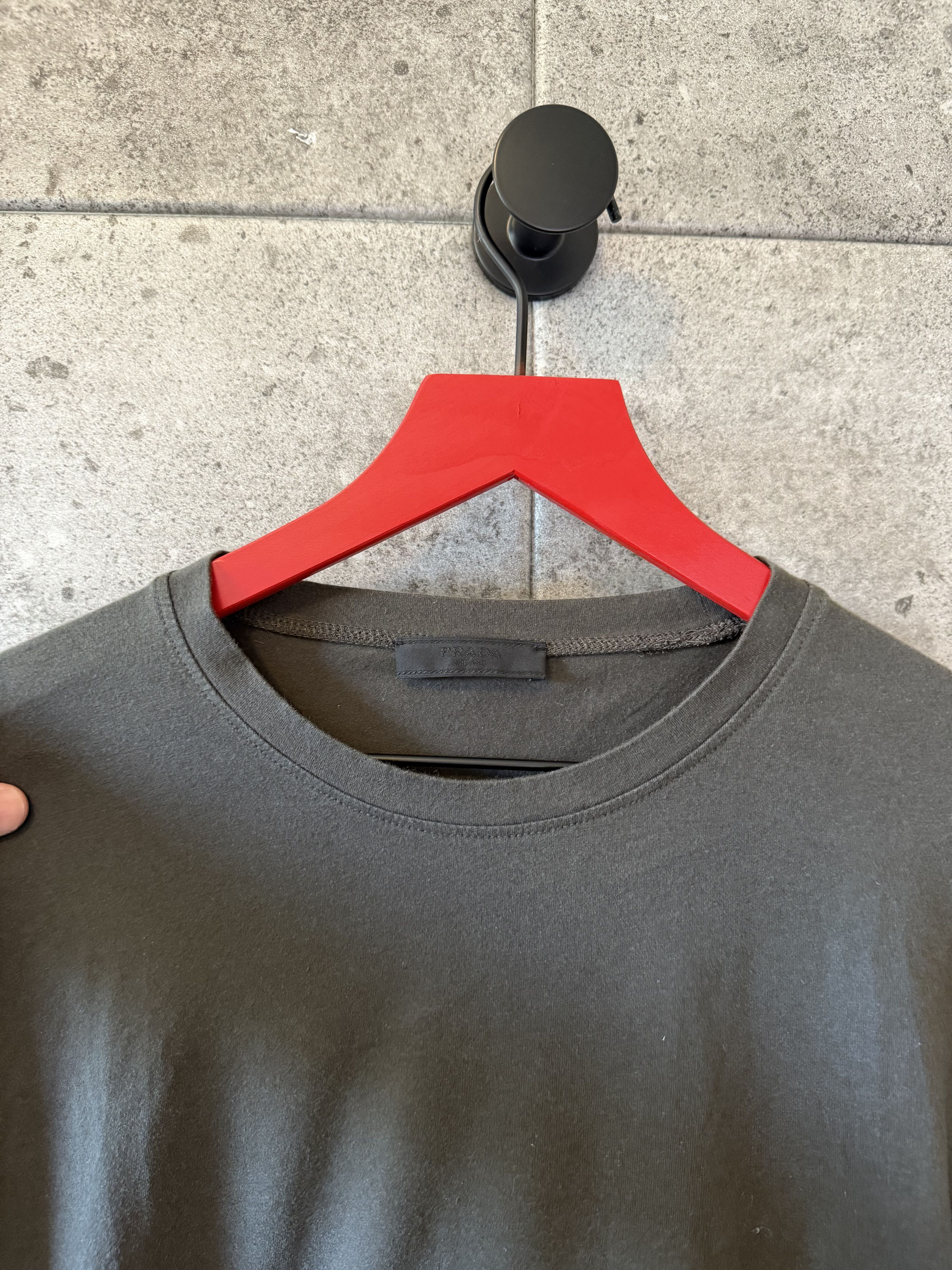 Prada Prada mini logo longsleeve t shirt Size US M / EU 48-50 / 2 - 2 Thumbnail