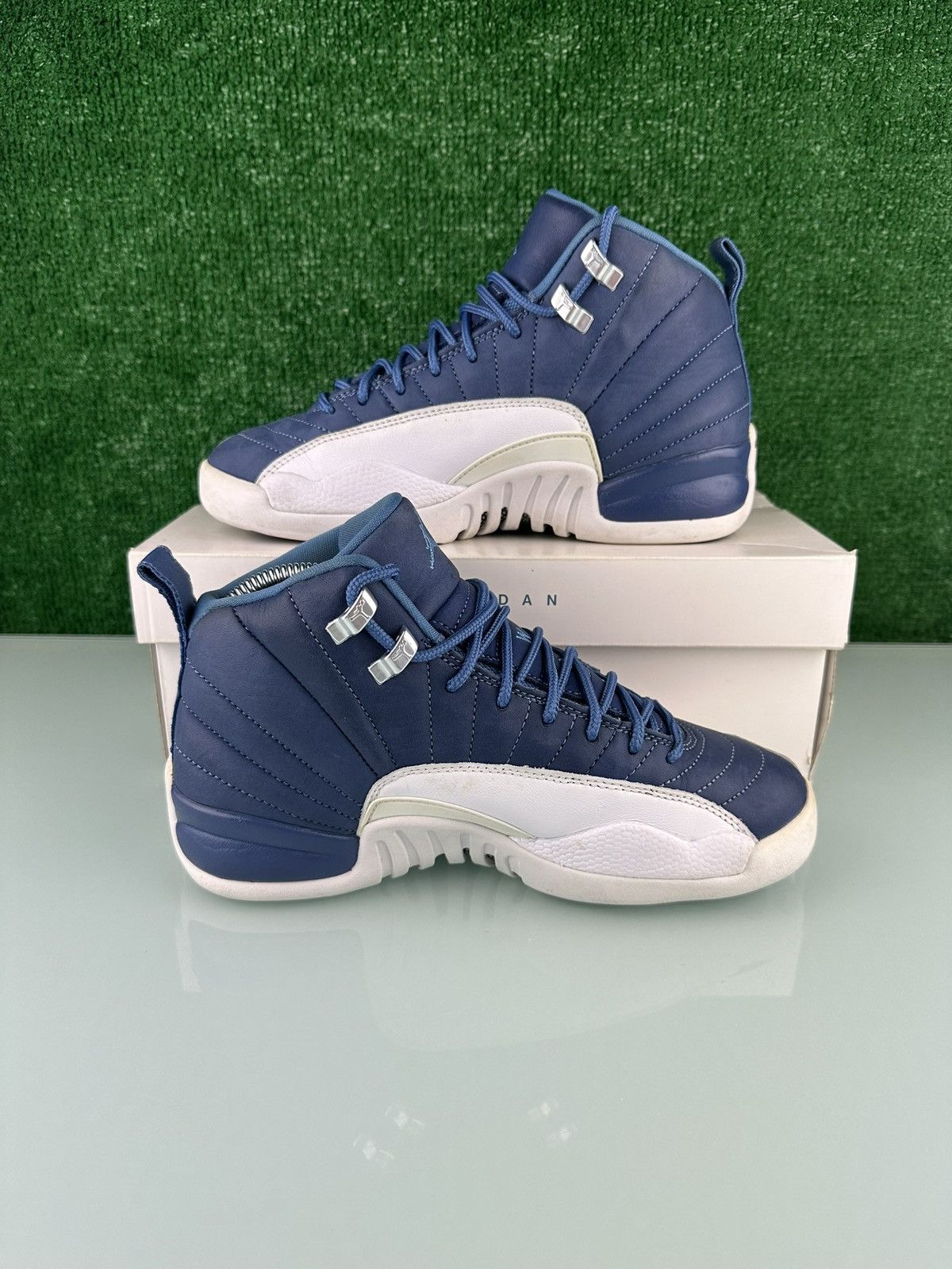 Jordan Brand Jordan 12 Retro Indigo 2020 (GS) Size 6Y Size US 6 / EU 39 - 3 Thumbnail